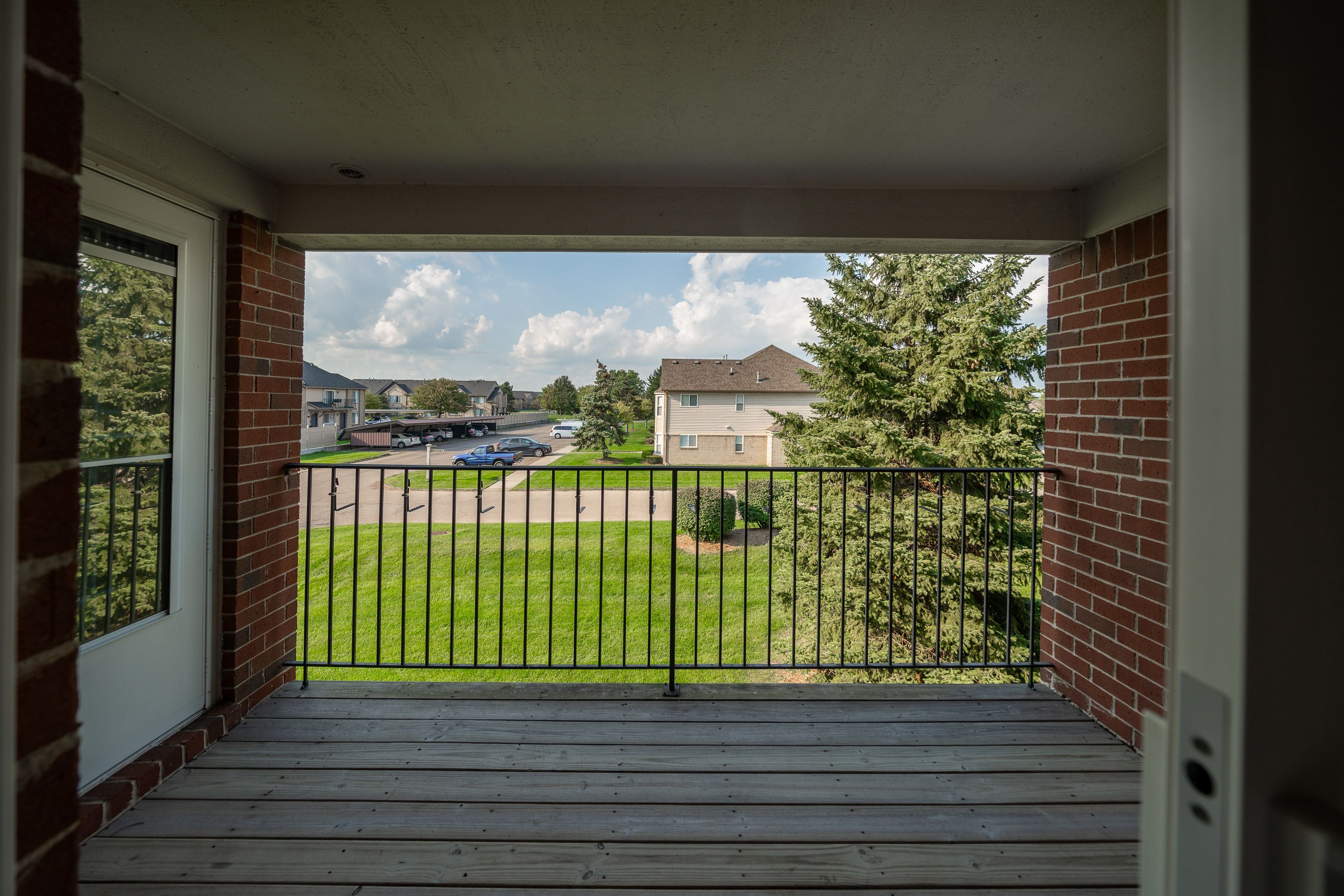 15143 HIDDEN POINTE Circle
