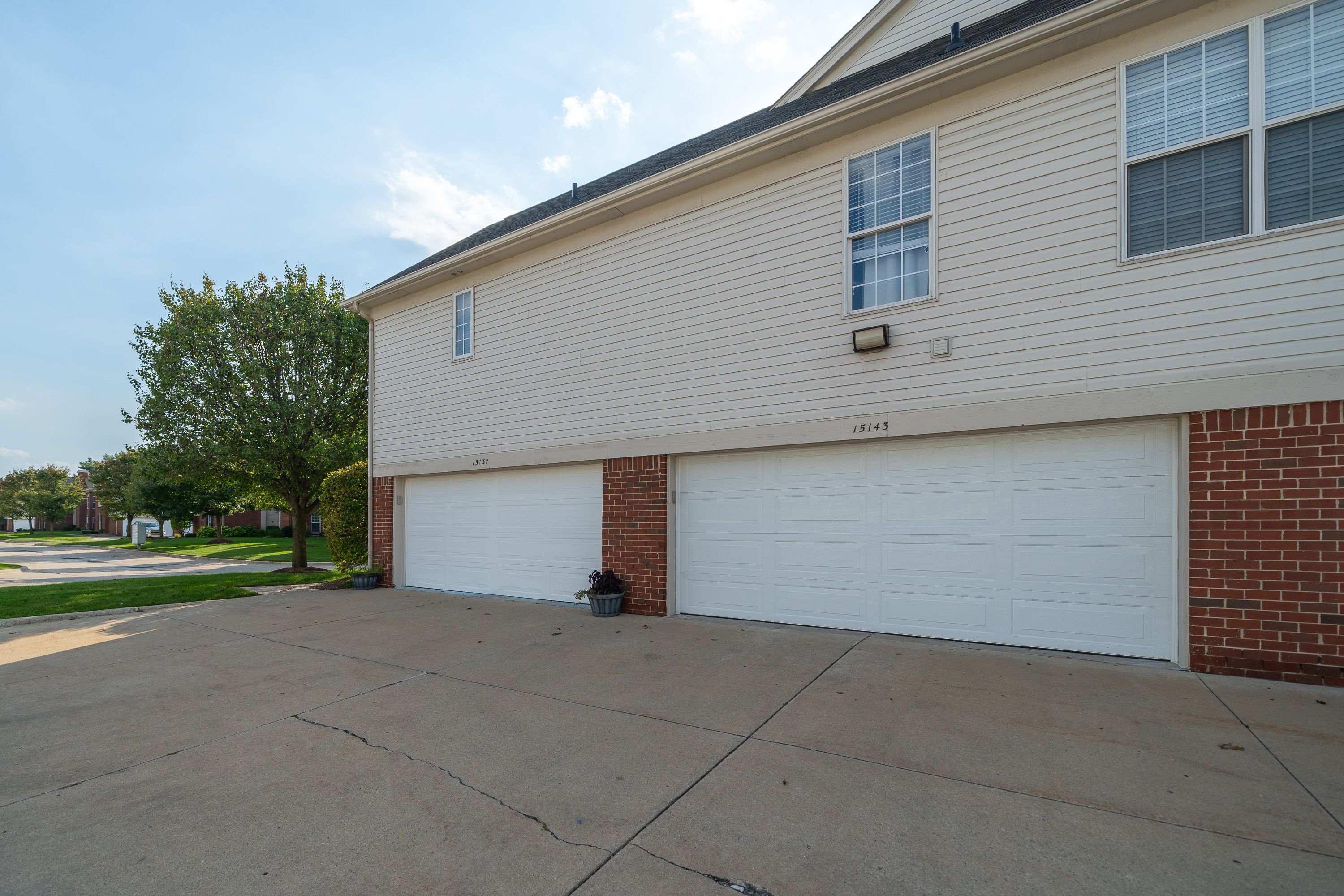 15143 HIDDEN POINTE Circle