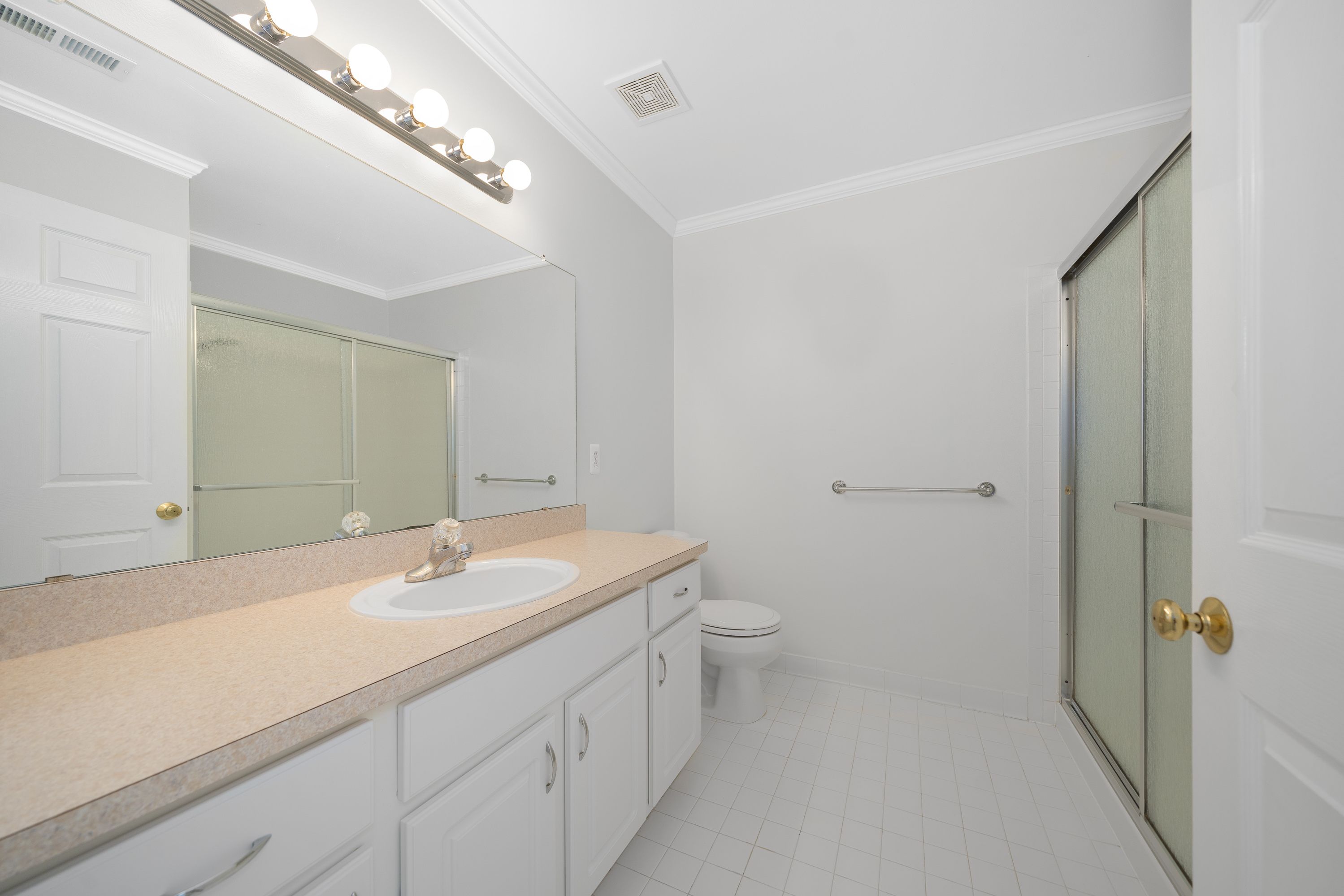 15143 HIDDEN POINTE Circle