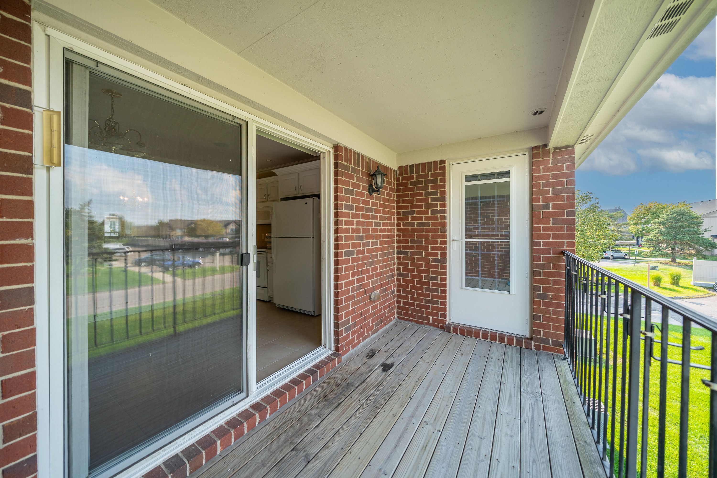 15143 HIDDEN POINTE Circle