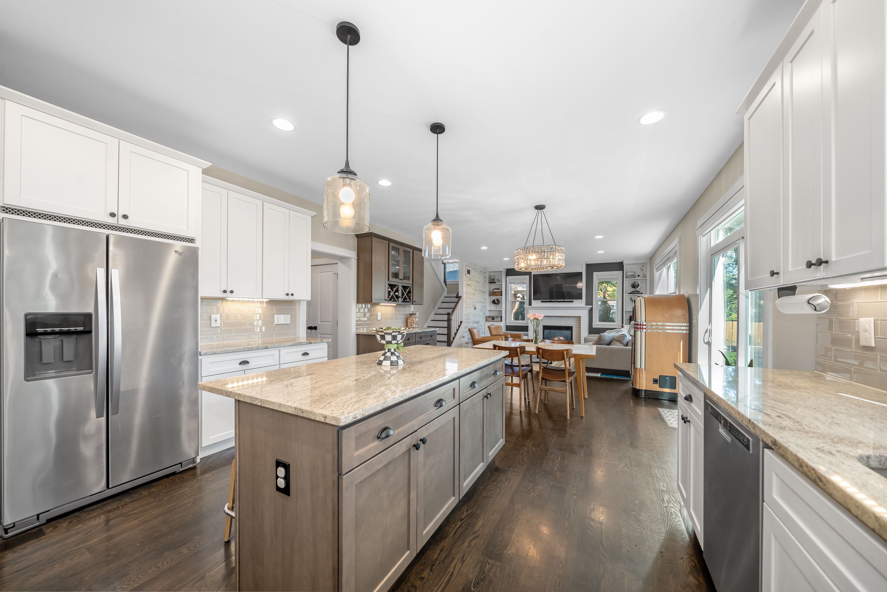 3906 HILLSIDE Drive