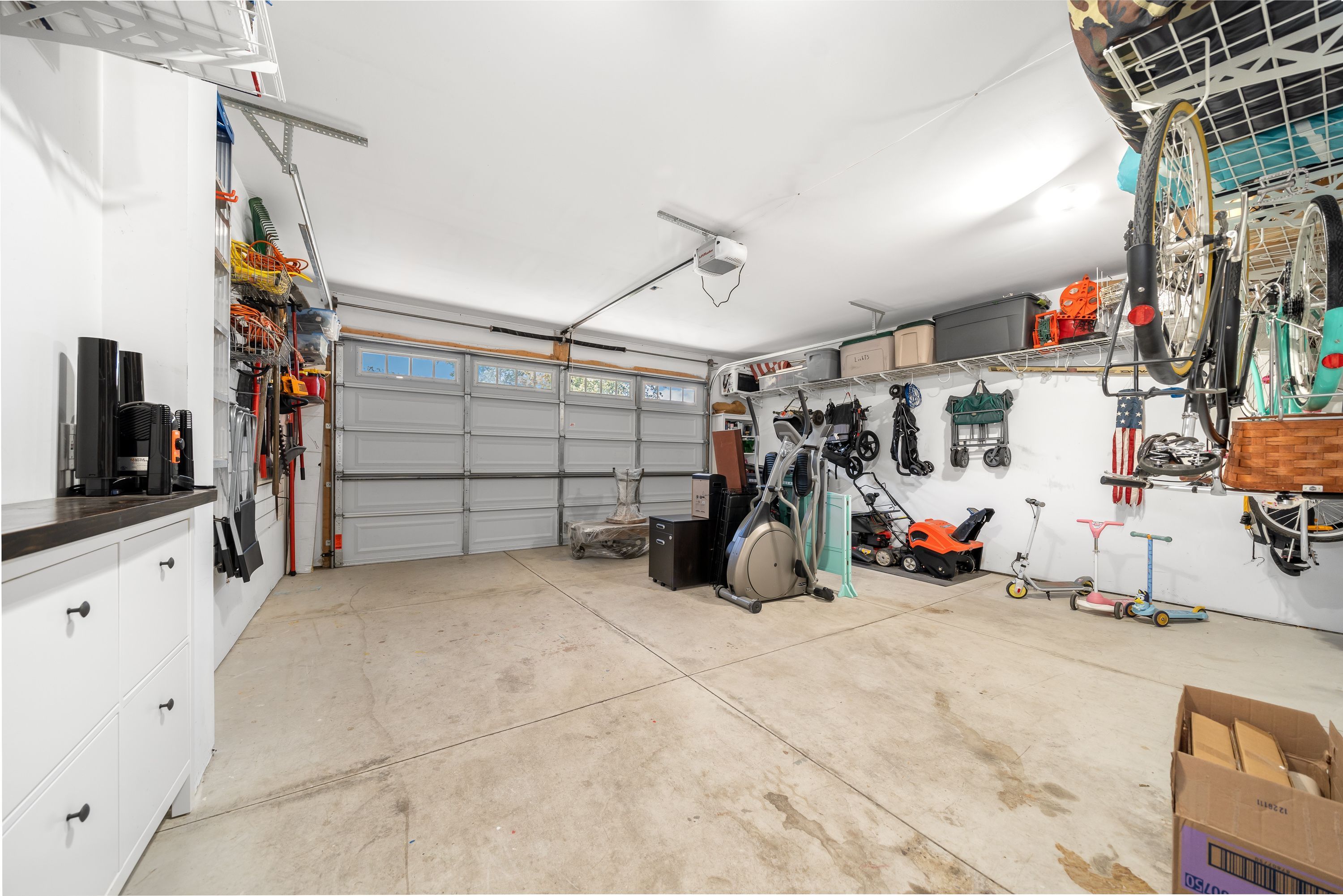 3906 HILLSIDE Drive