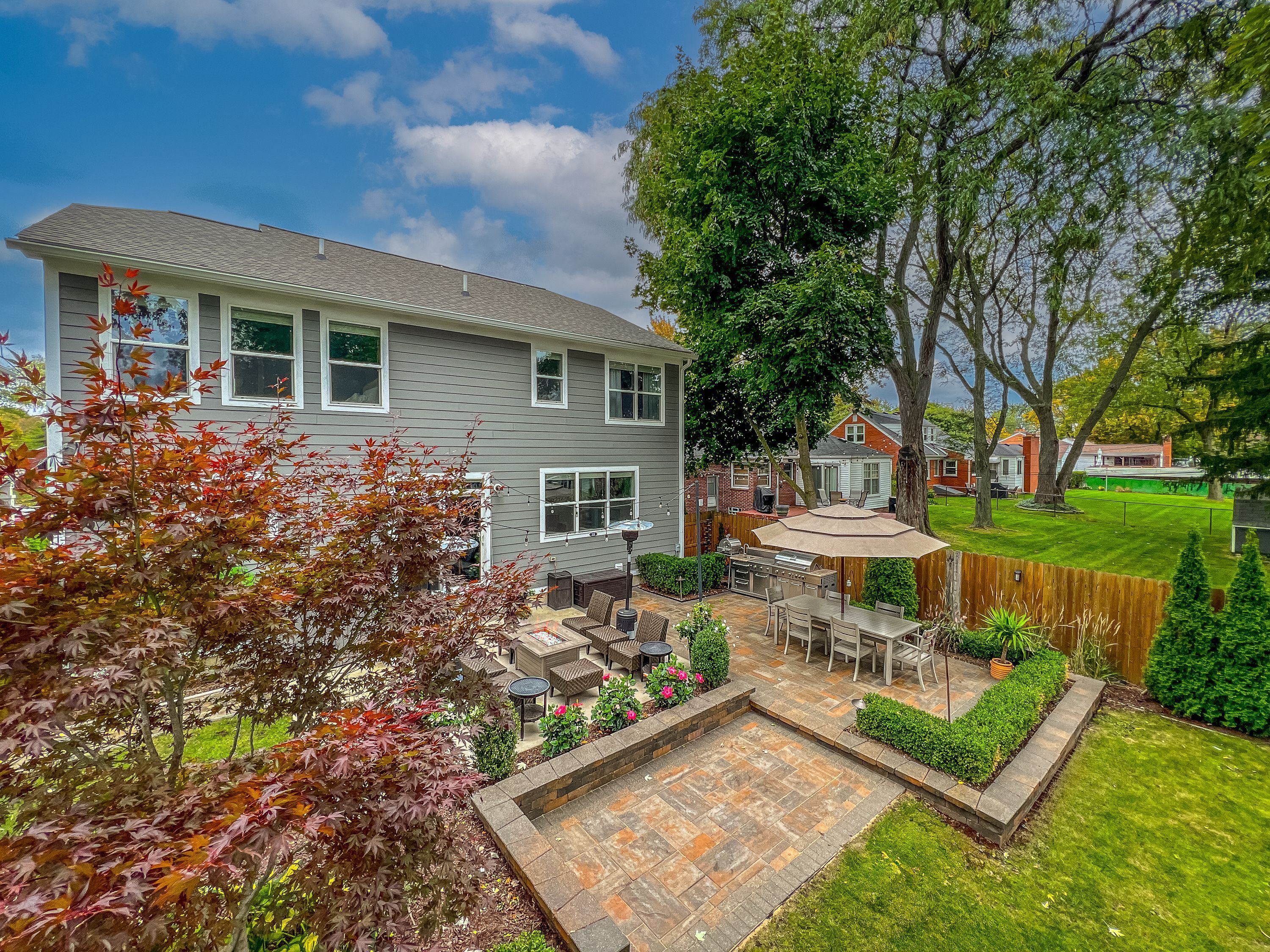 3906 HILLSIDE Drive