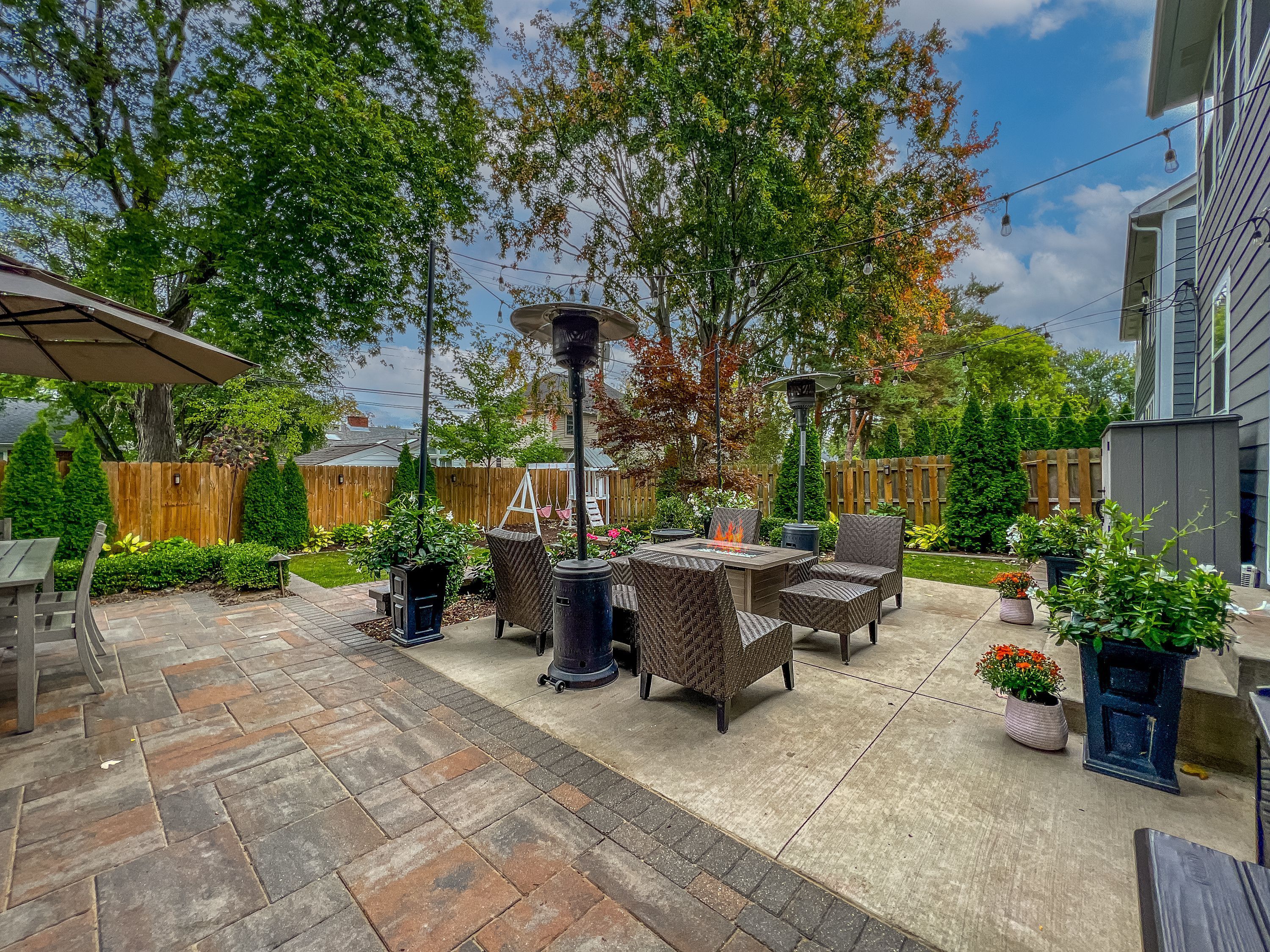 3906 HILLSIDE Drive