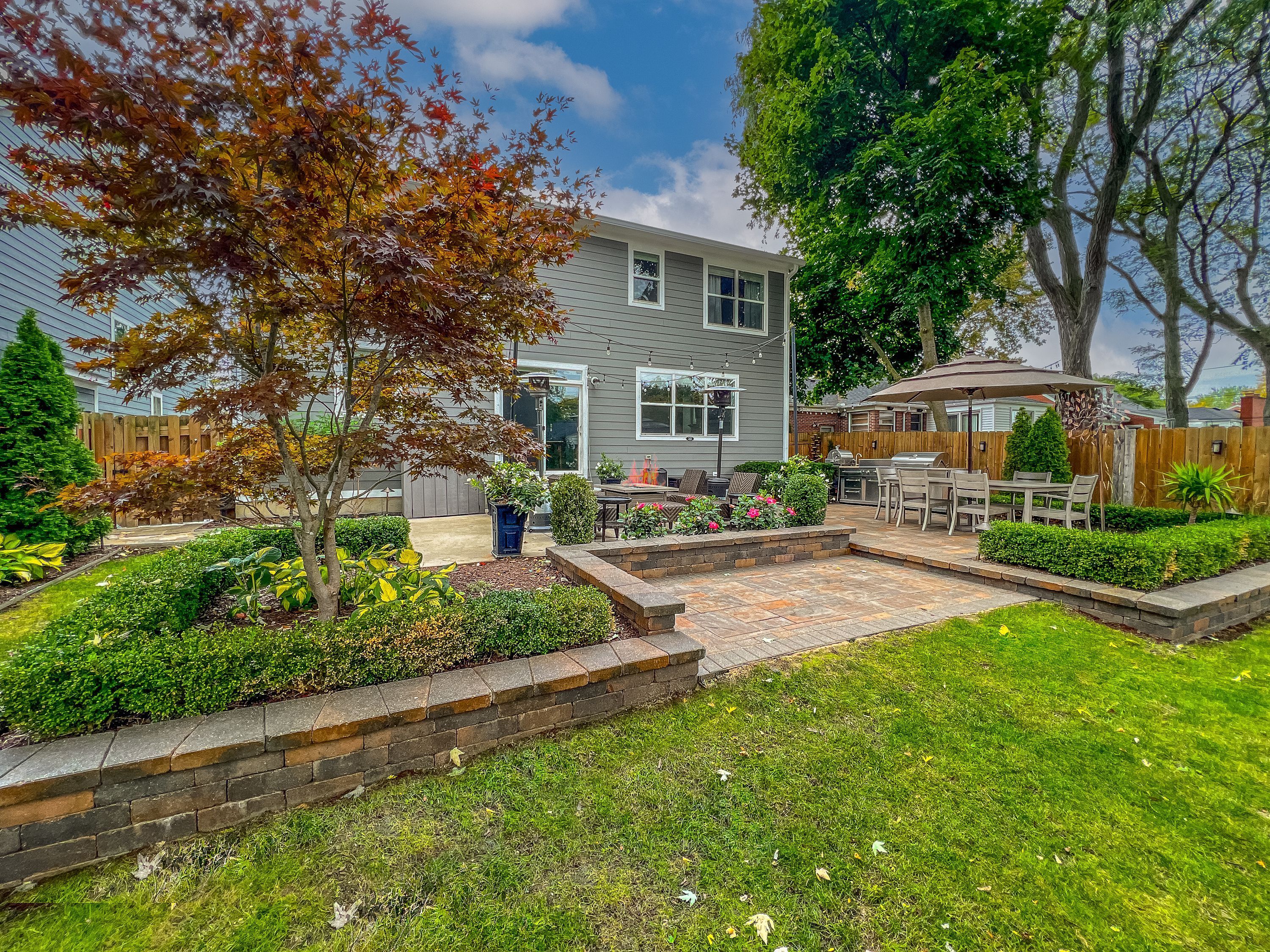 3906 HILLSIDE Drive