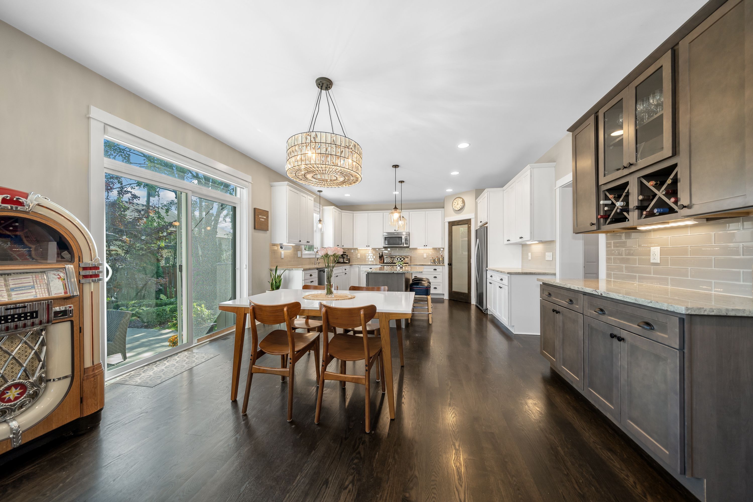 3906 HILLSIDE Drive