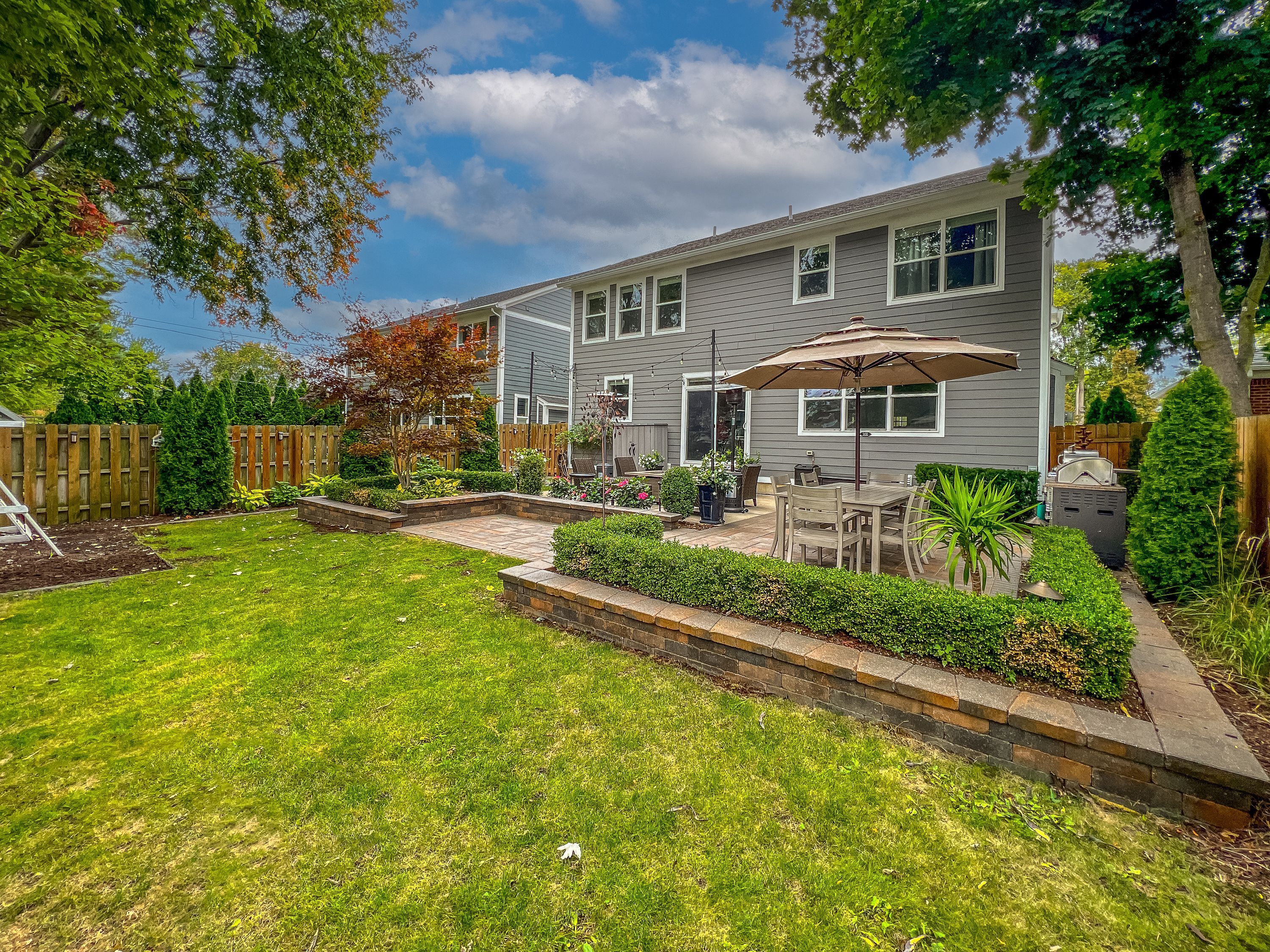 3906 HILLSIDE Drive