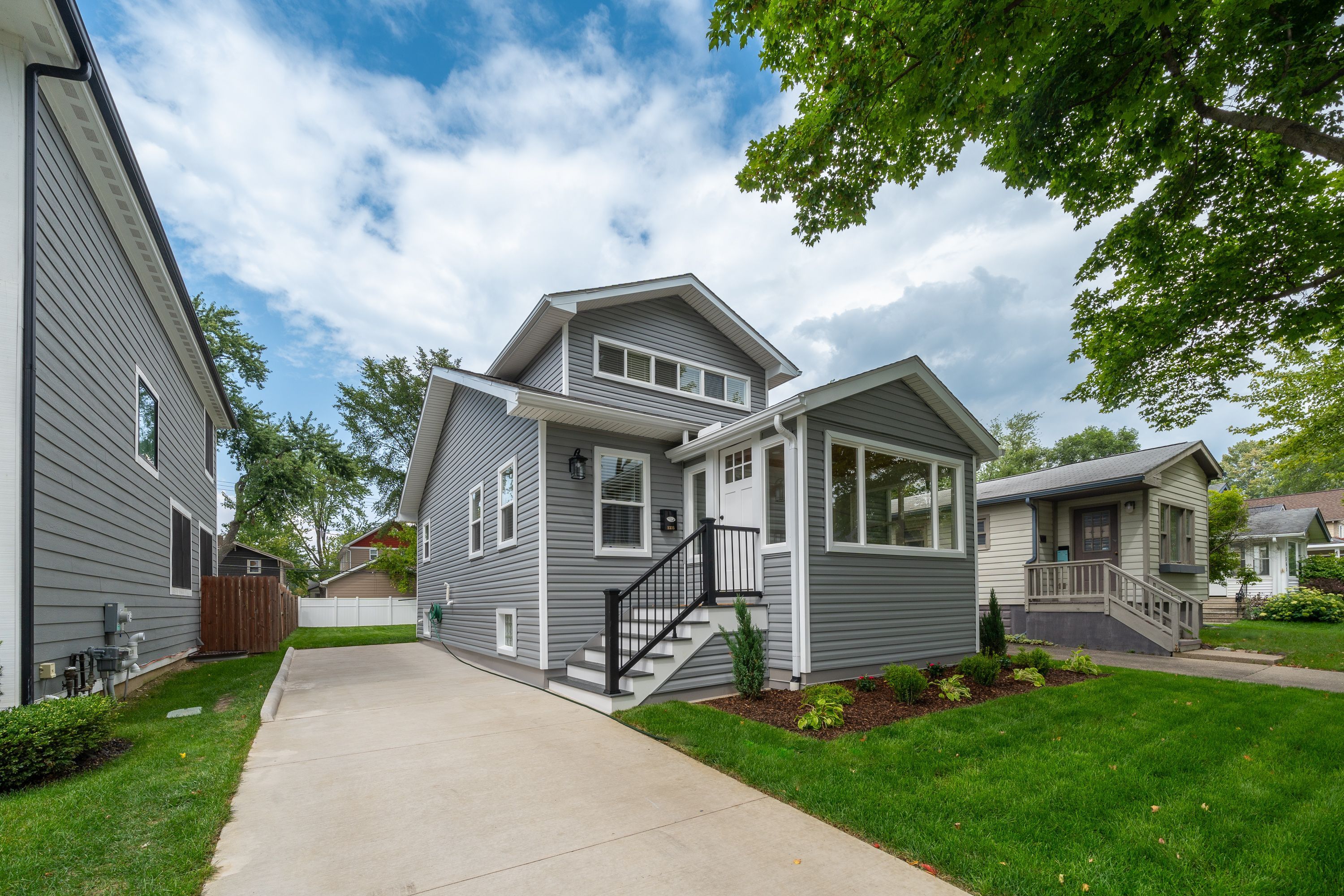 1335 BENNAVILLE Avenue