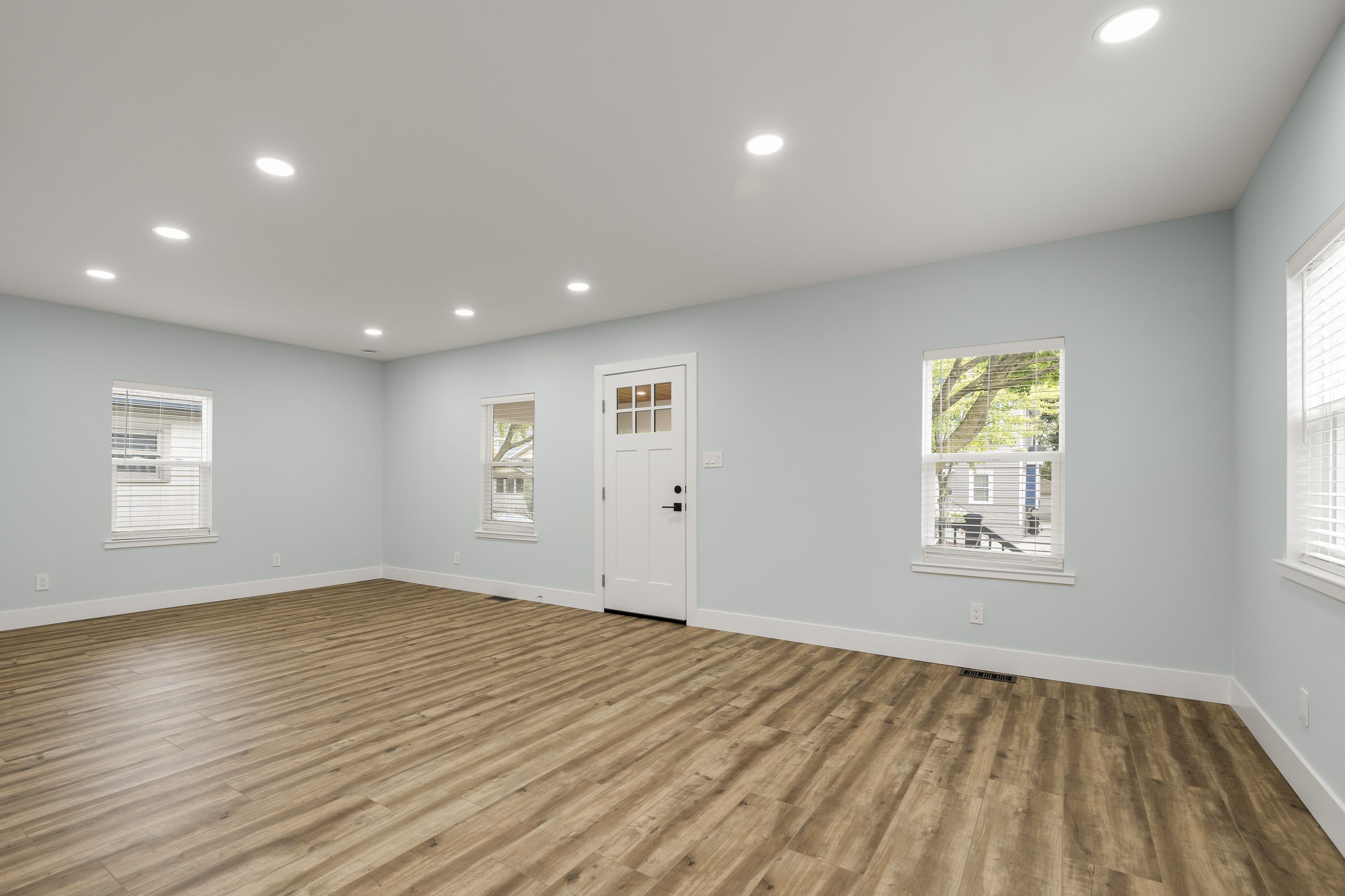 1335 BENNAVILLE Avenue