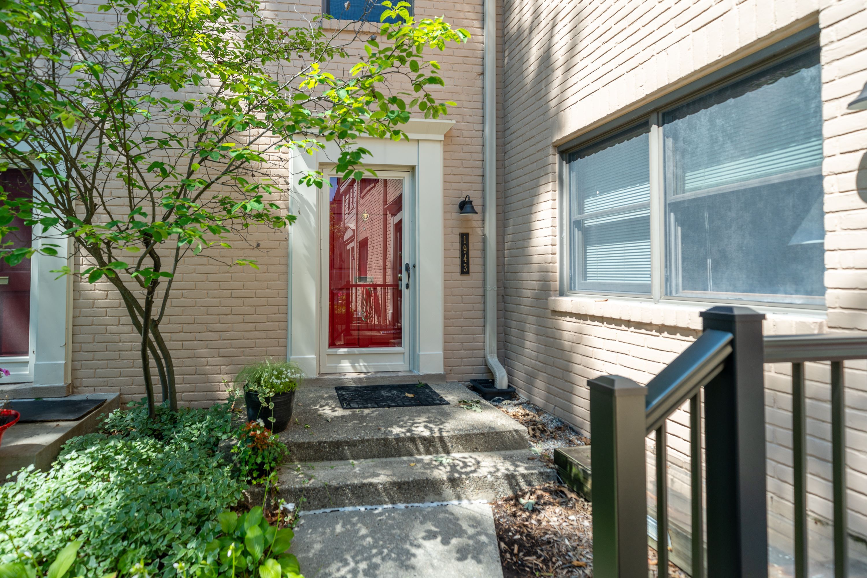 1943 GRAEFIELD Road