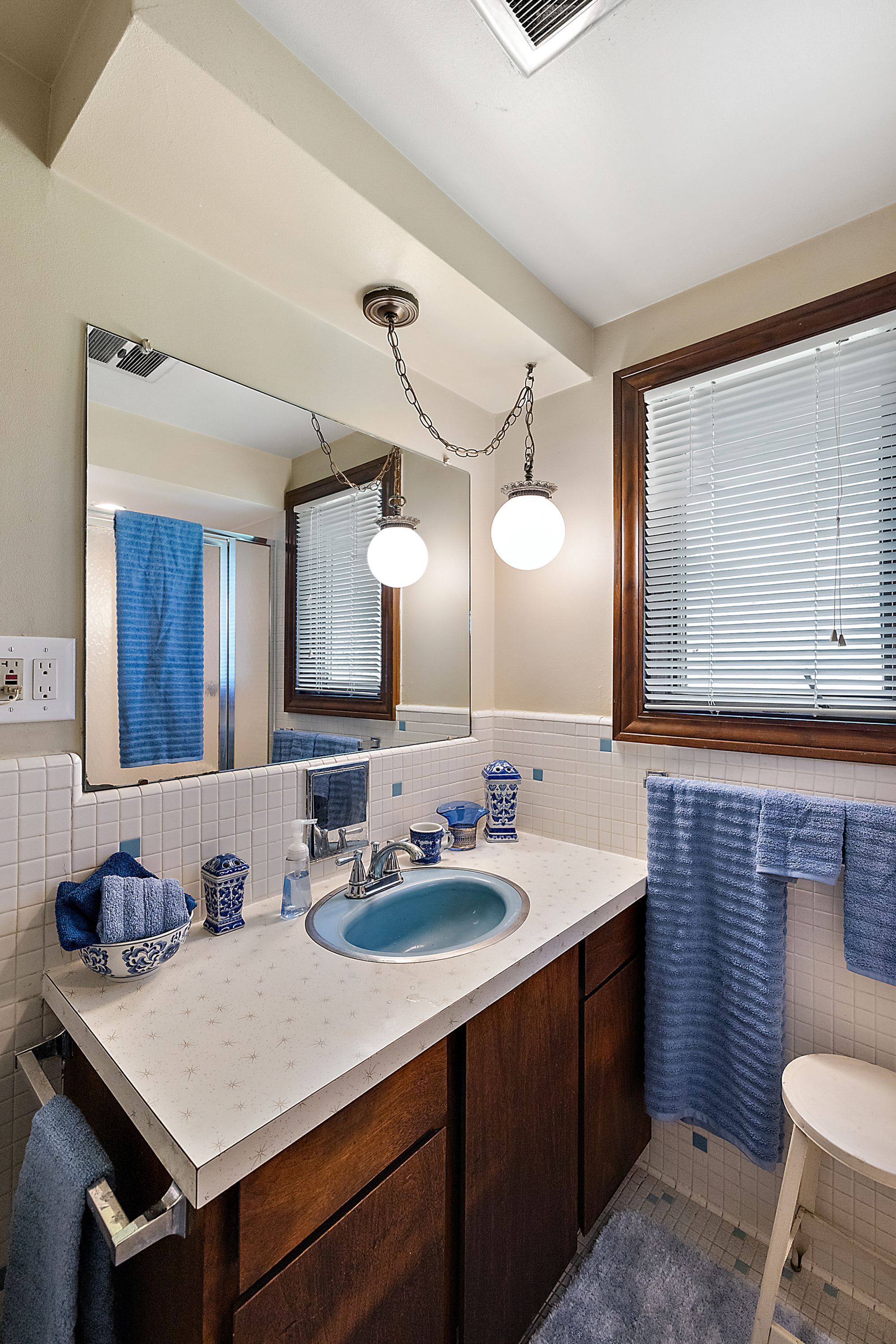 6867 KILLARNEY Drive