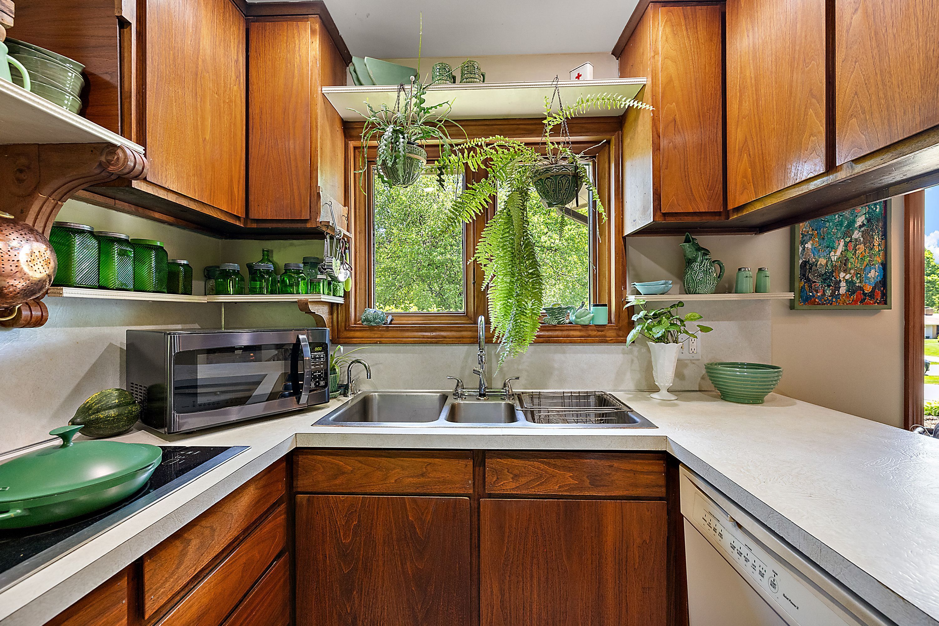 6867 KILLARNEY Drive