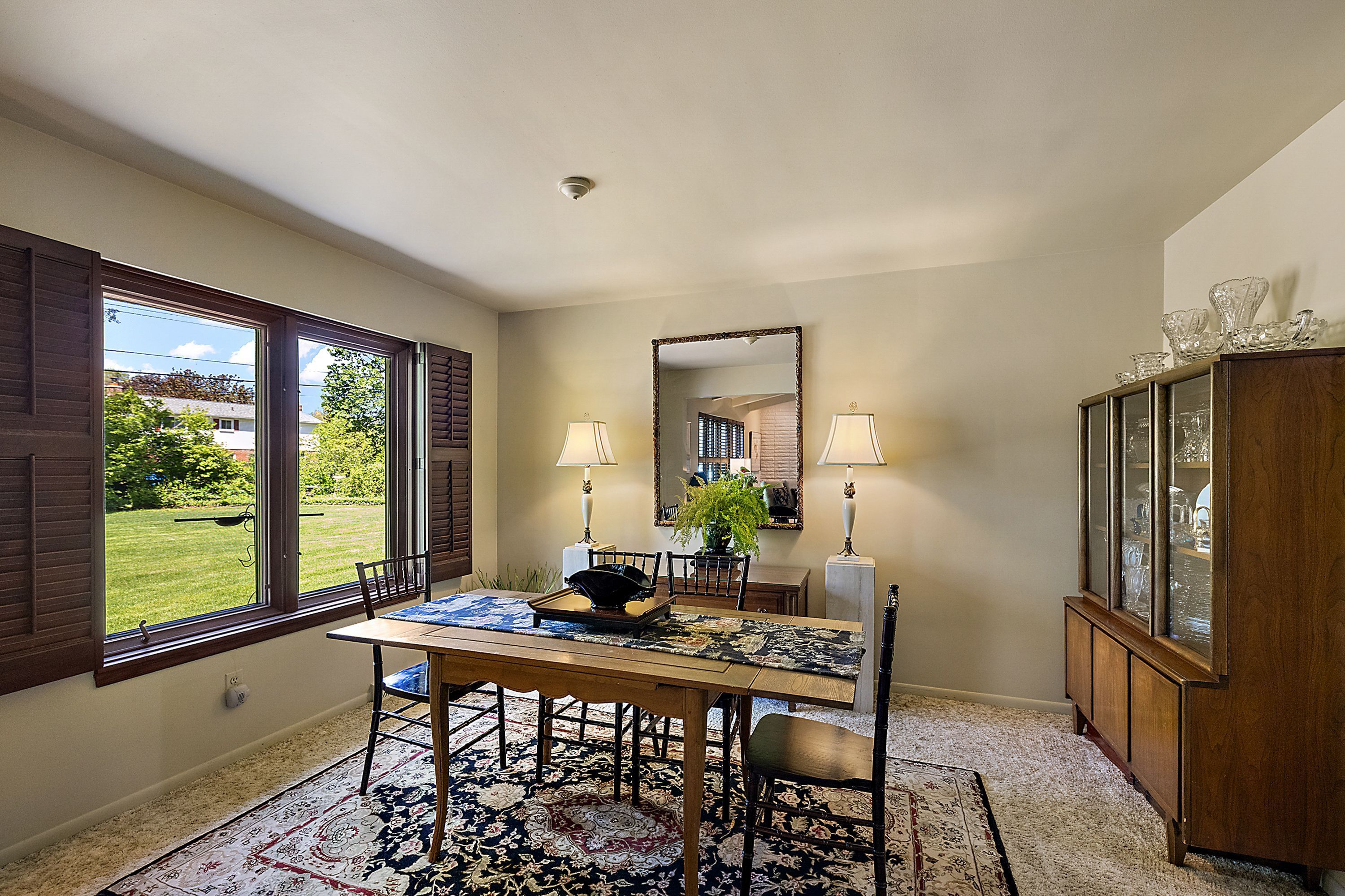 6867 KILLARNEY Drive