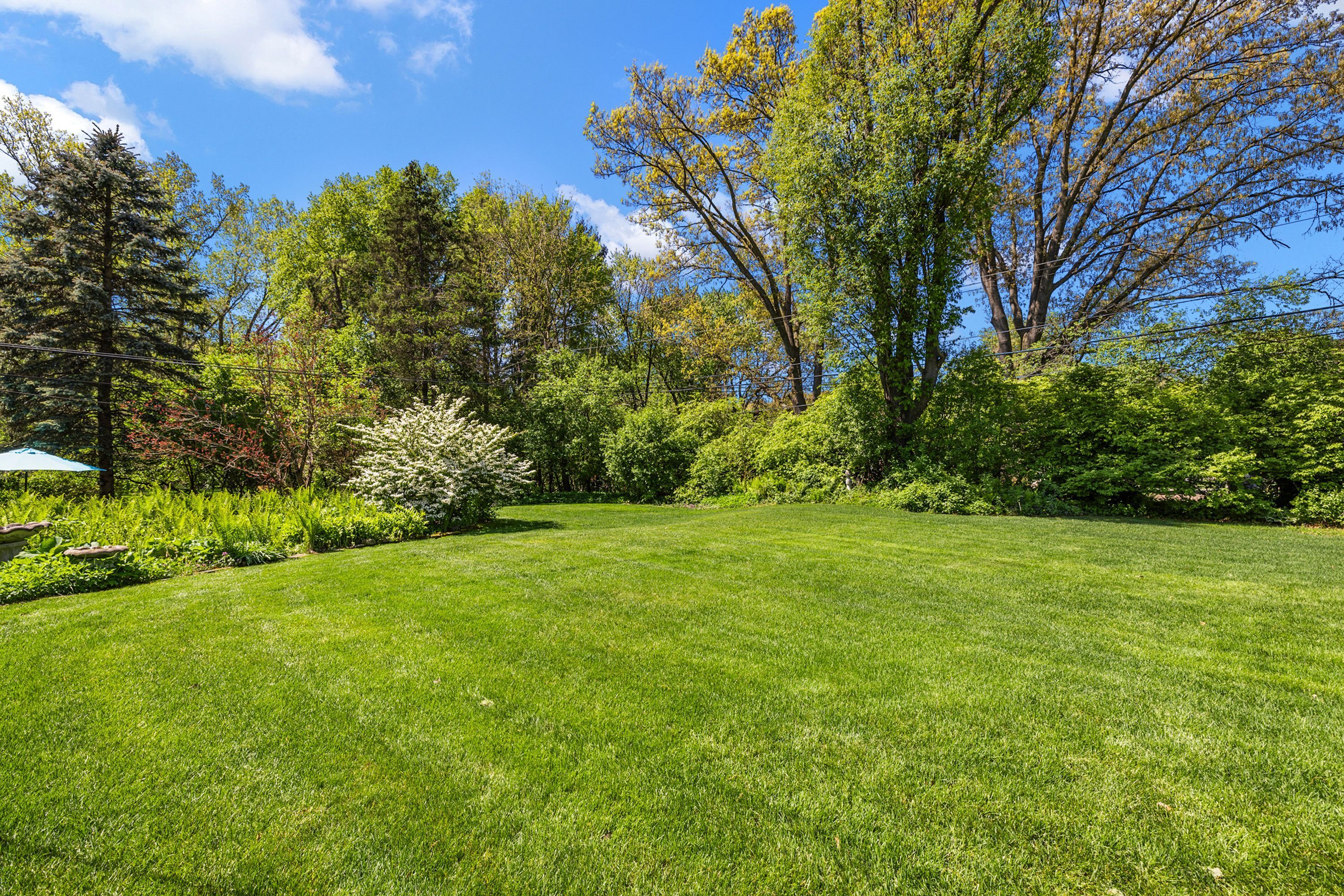 6867 KILLARNEY Drive