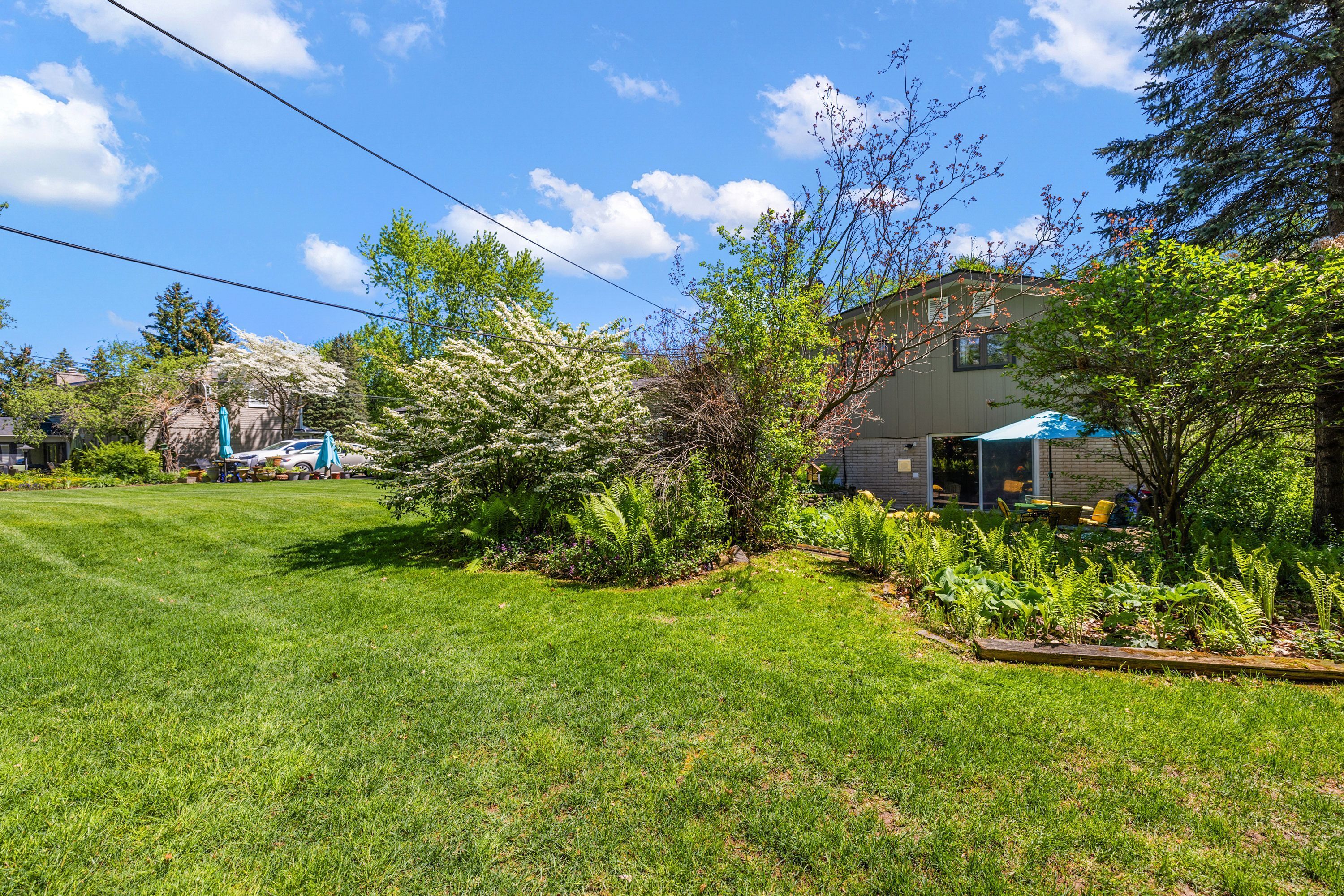 6867 KILLARNEY Drive