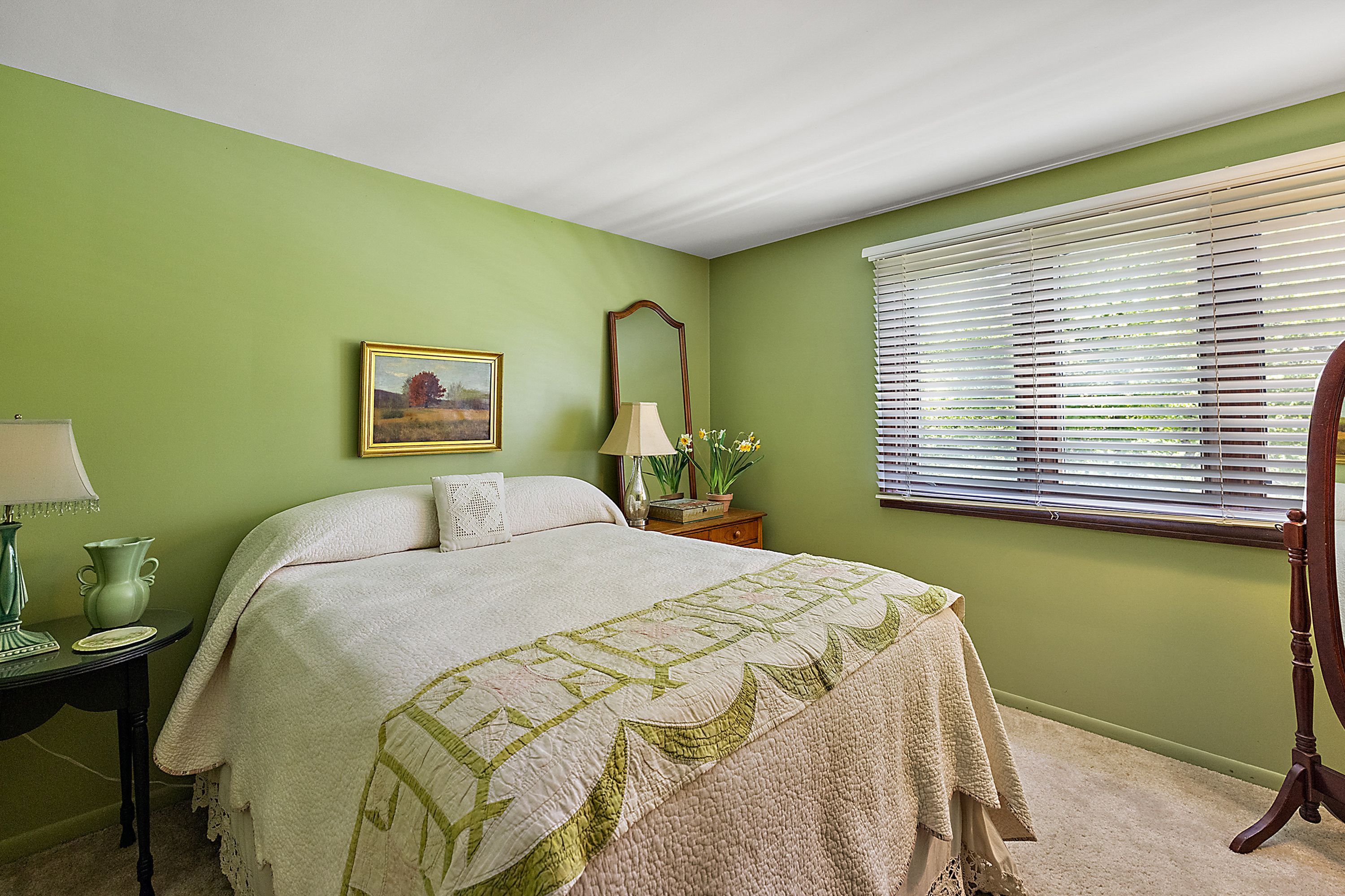 6867 KILLARNEY Drive
