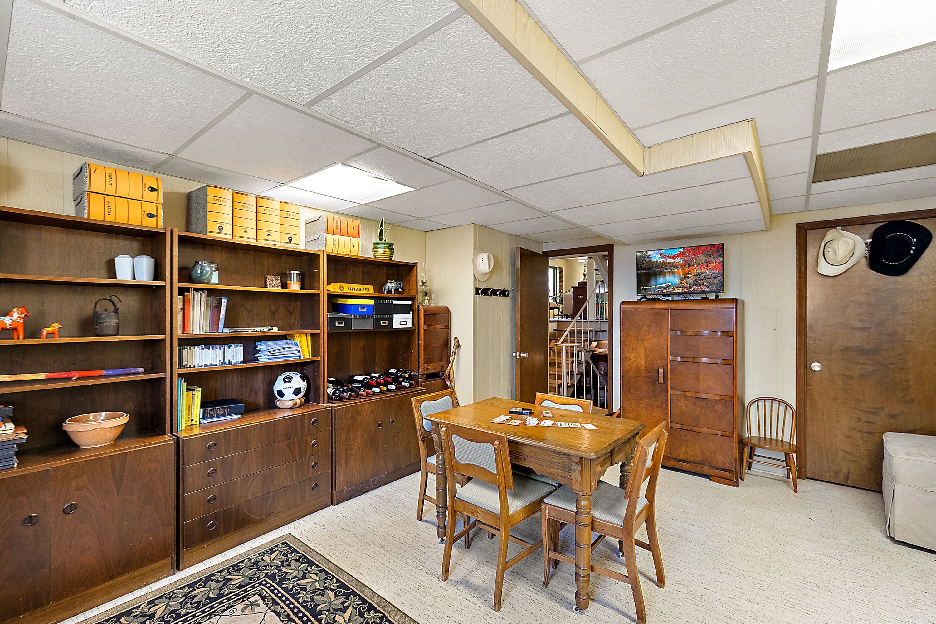6867 KILLARNEY Drive