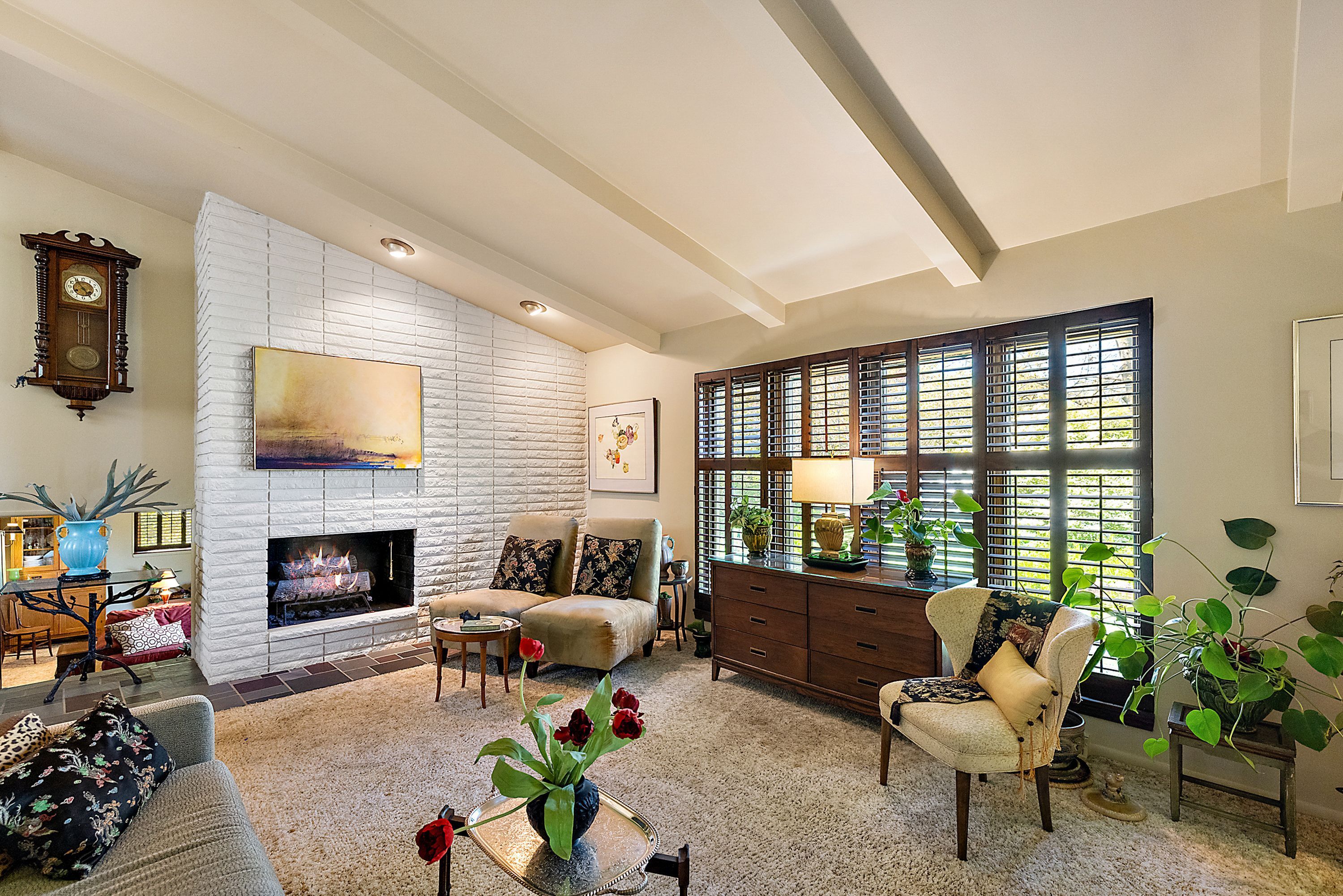 6867 KILLARNEY Drive