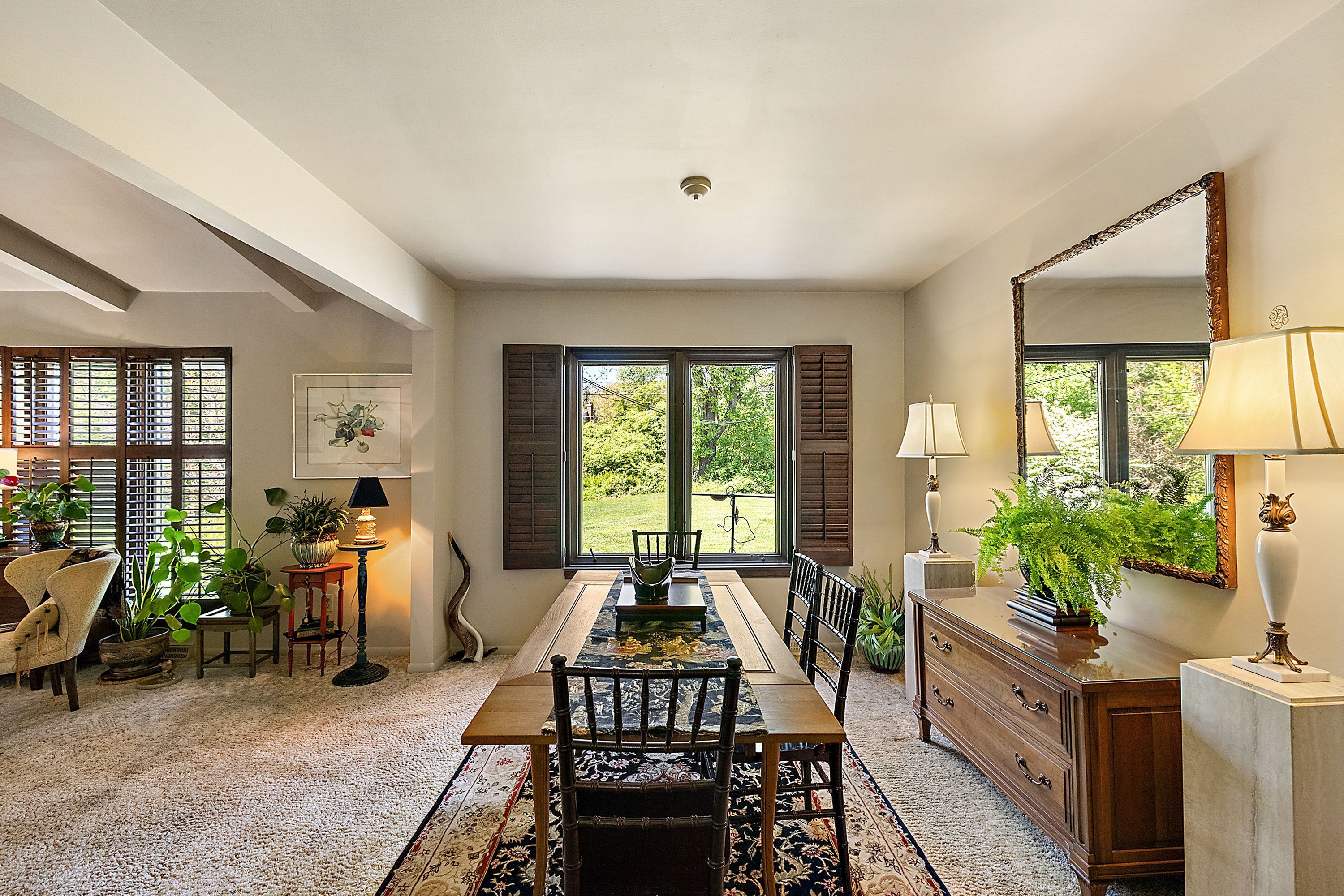 6867 KILLARNEY Drive