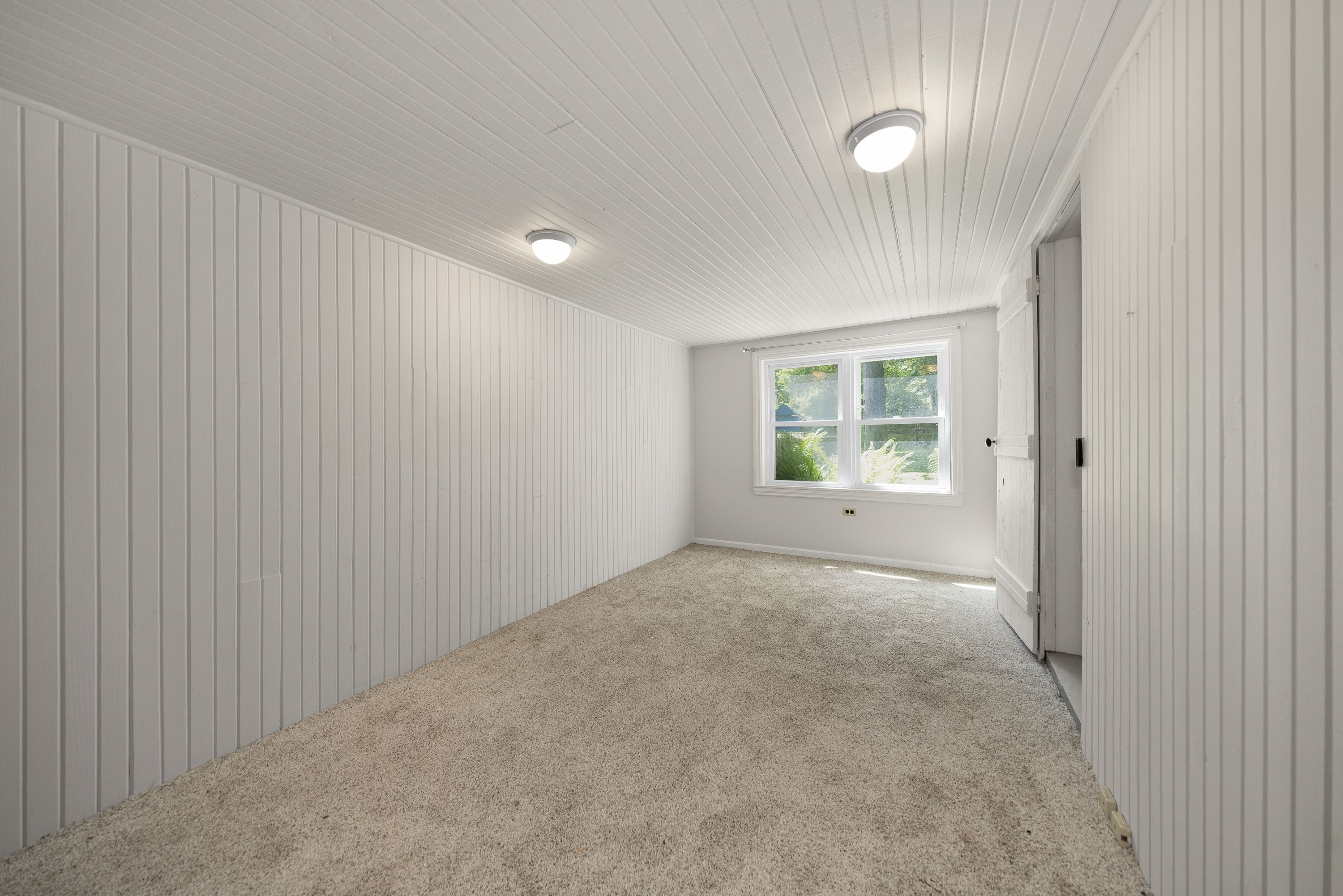 537 W 3RD Street