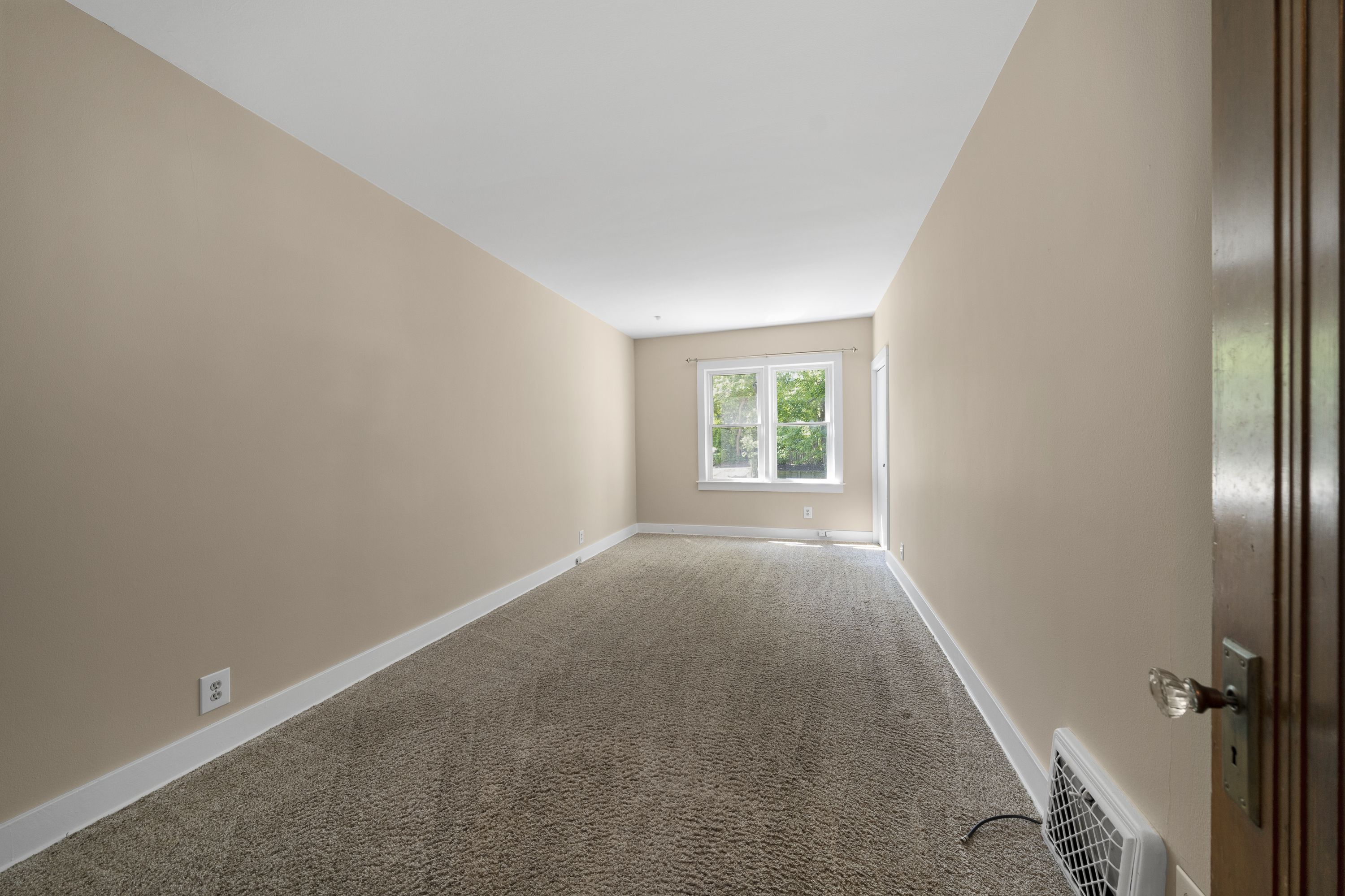 537 W 3RD Street