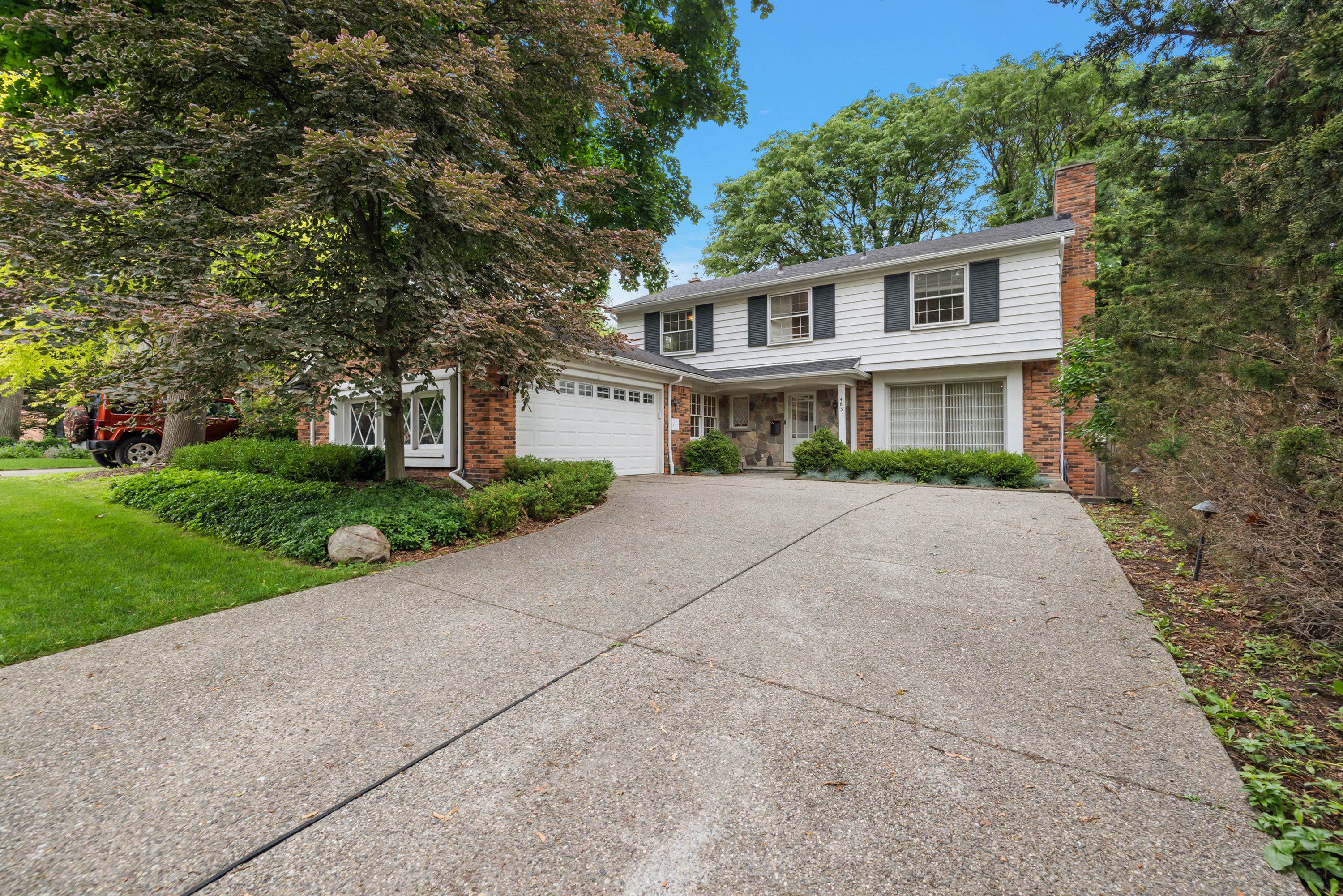 463 HENLEY Street