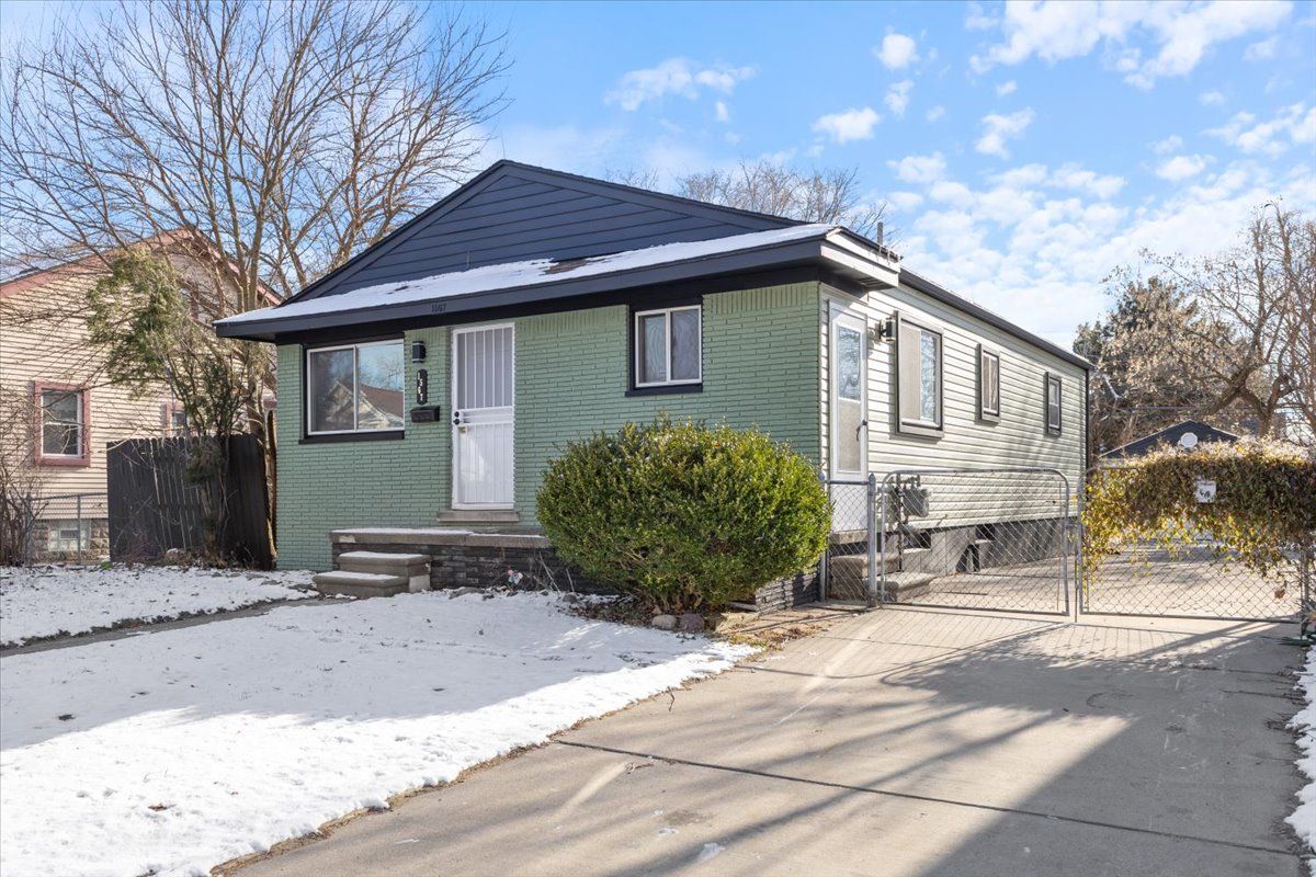 1567 LEROY Street