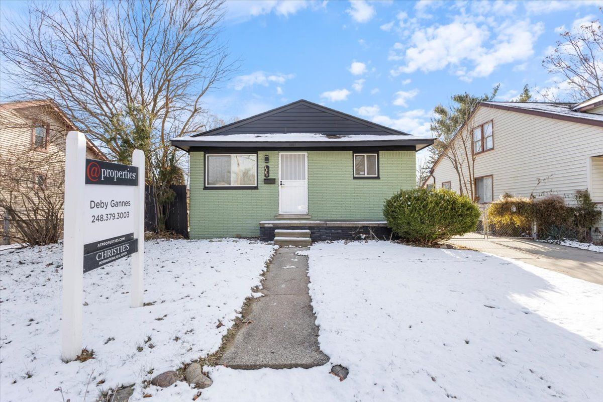 1567 LEROY Street