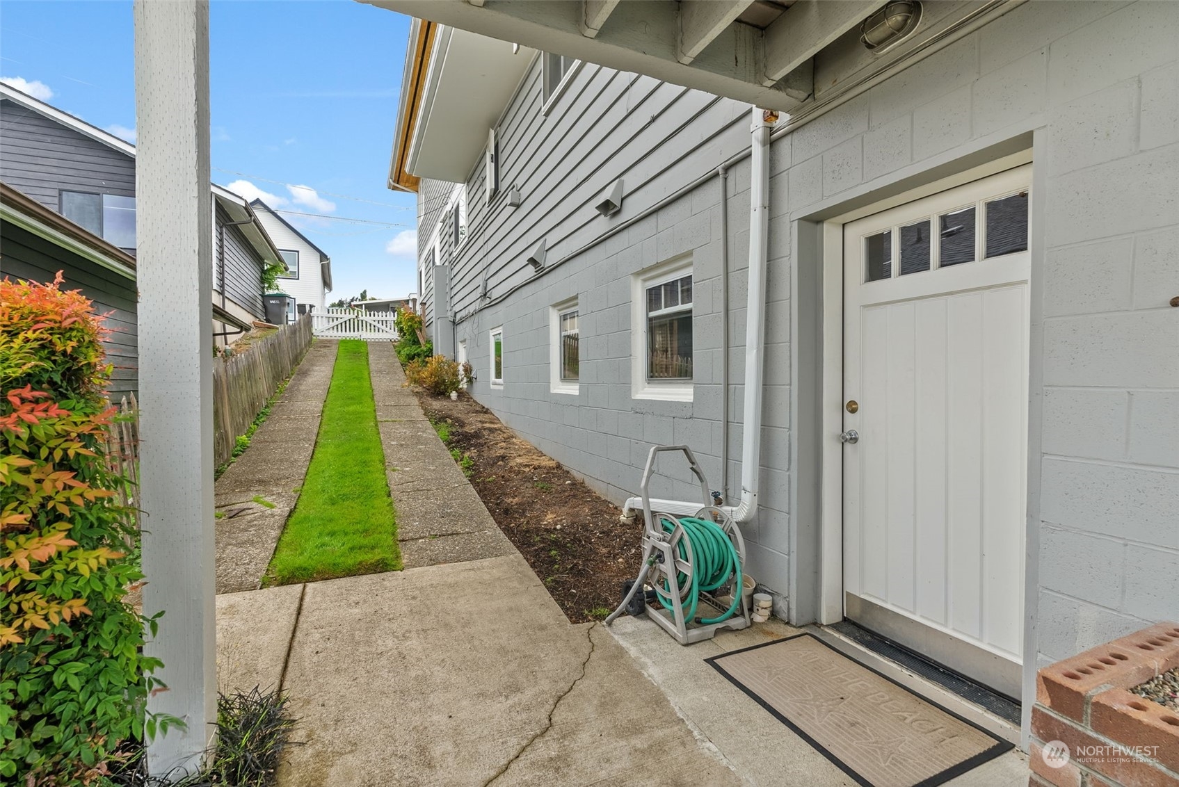 8115 E Daniels Loop