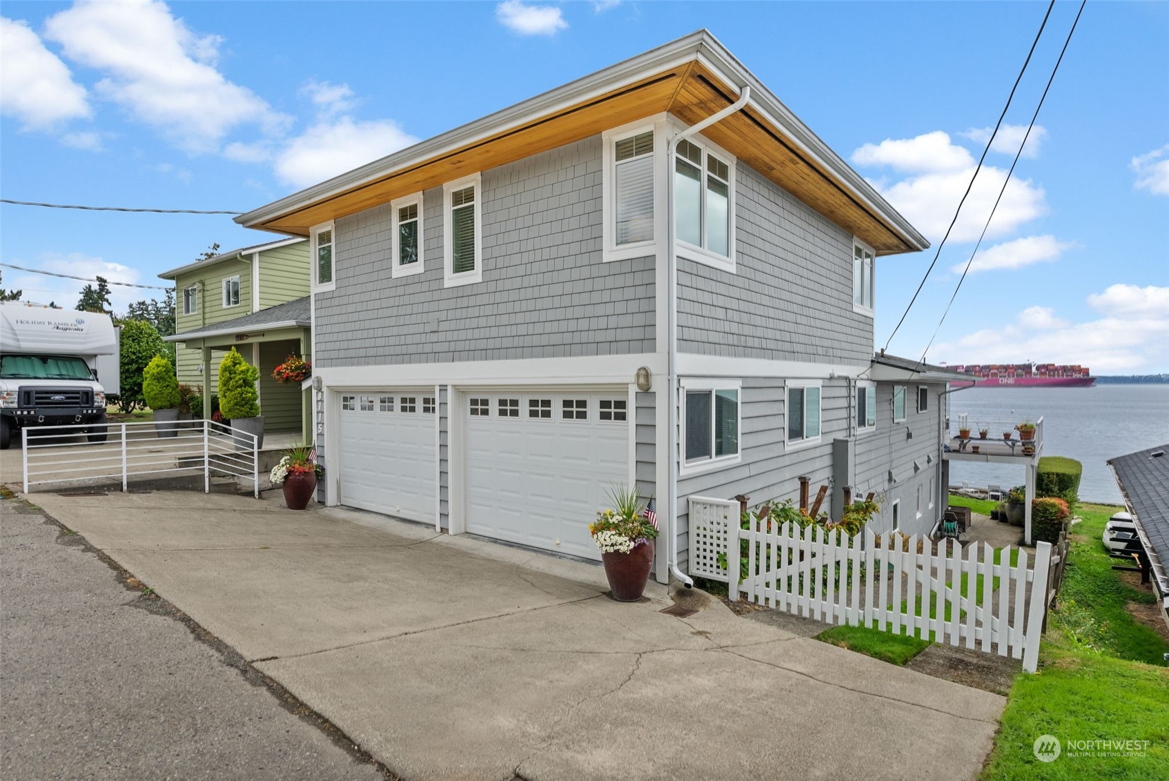 8115 E Daniels Loop