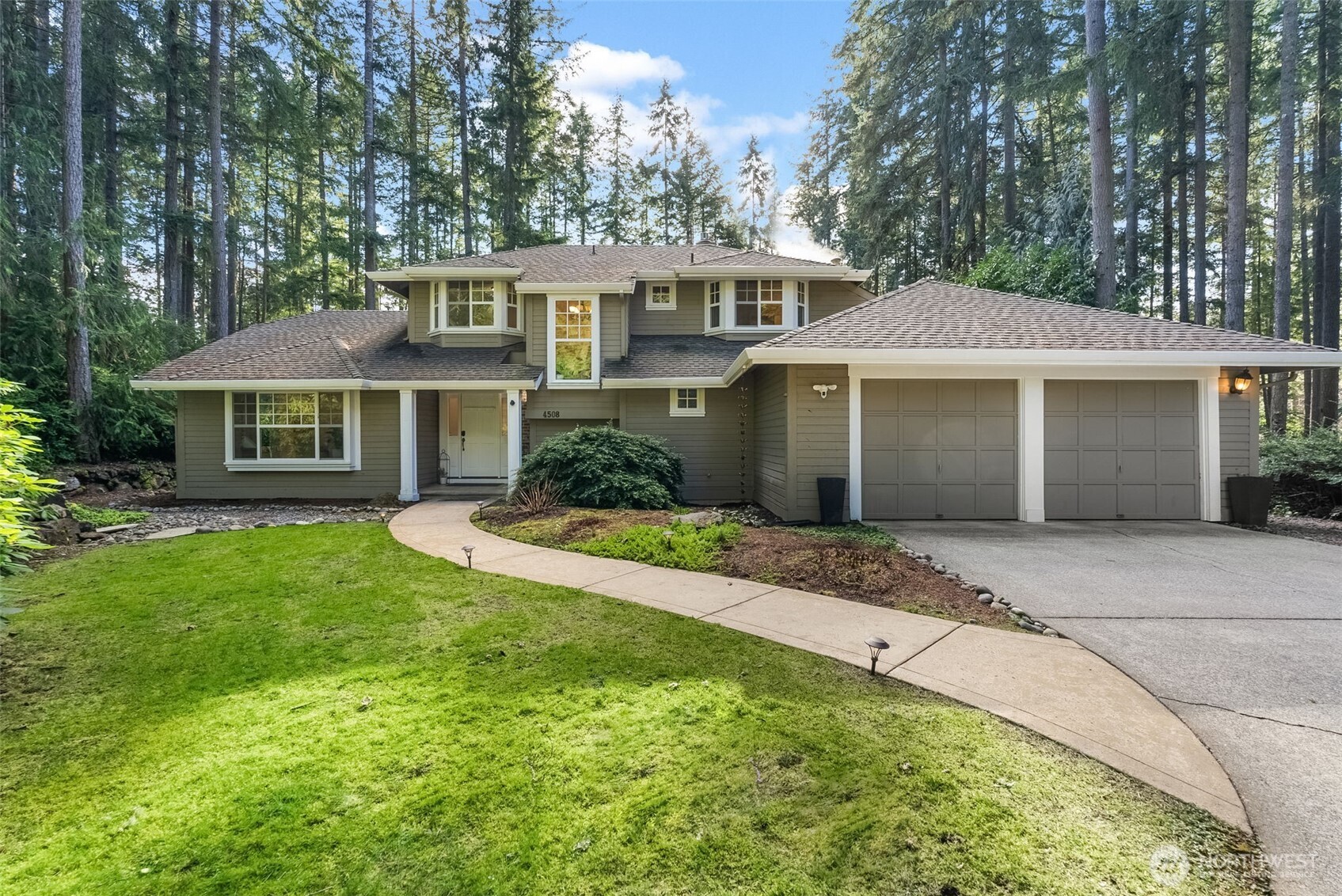 4508 Canterwood Drive NW