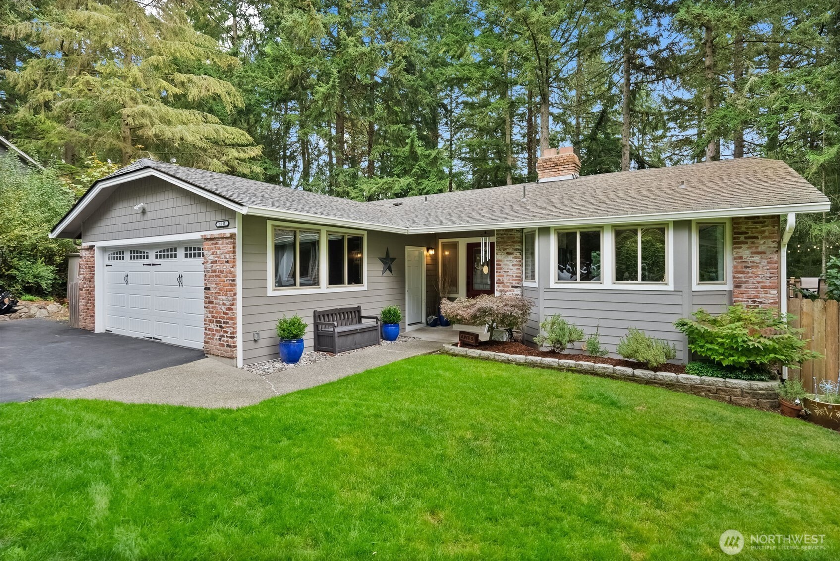 1913 Clorindi Circle