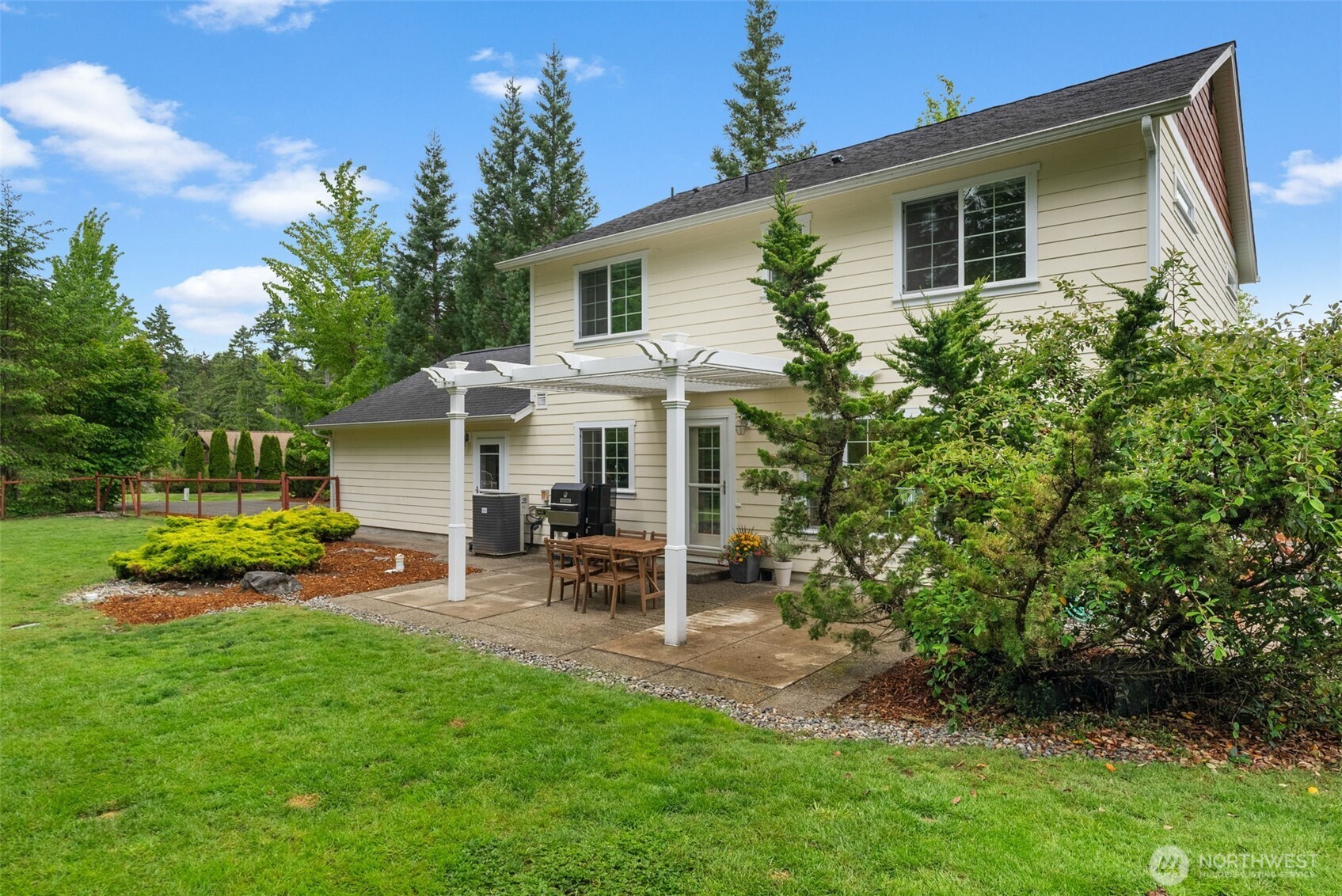 1412 Leschi Place