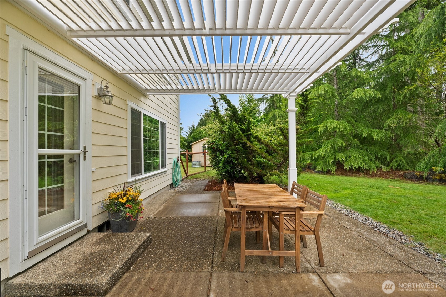 1412 Leschi Place