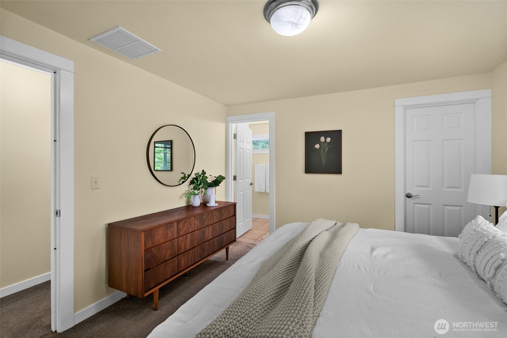 1412 Leschi Place