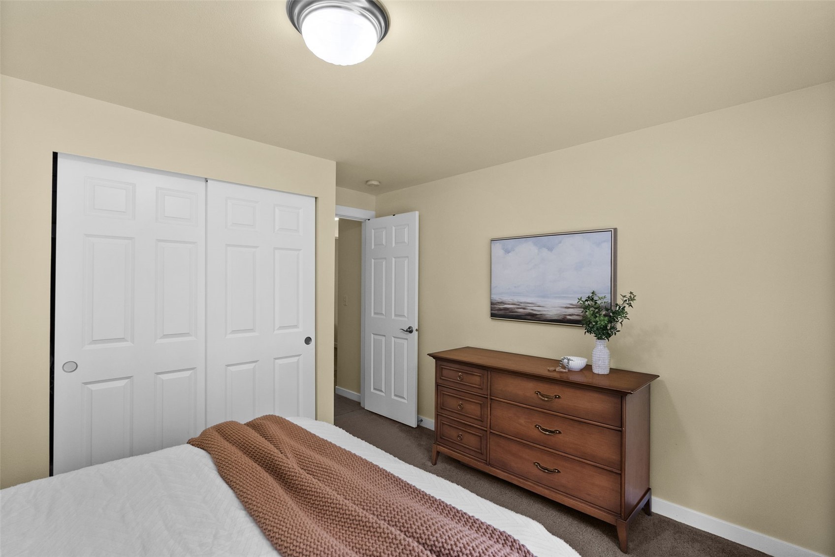 1412 Leschi Place