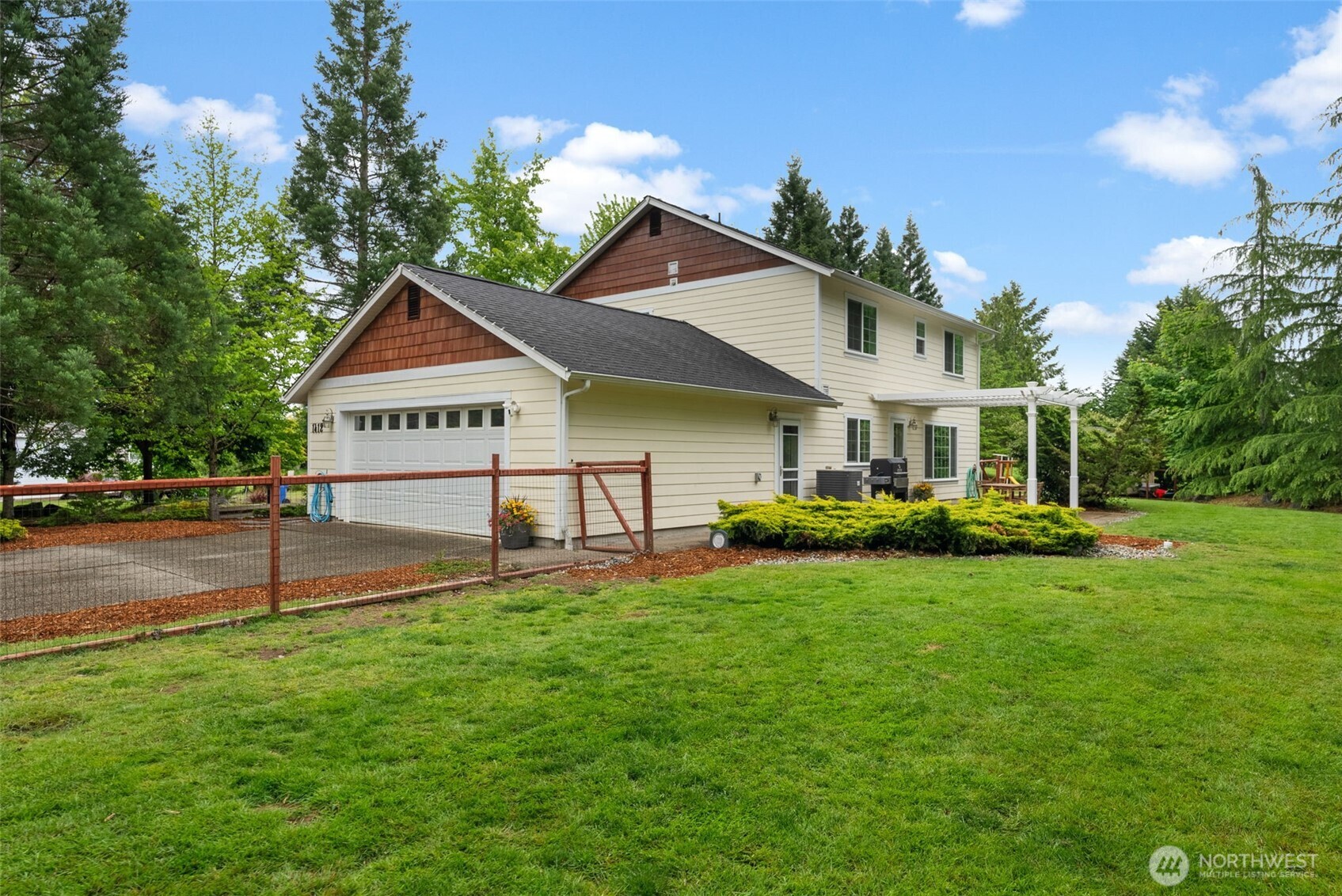 1412 Leschi Place