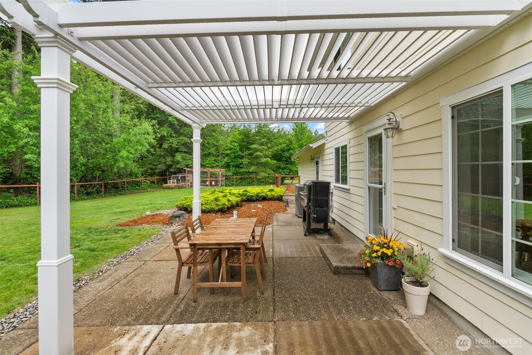 1412 Leschi Place