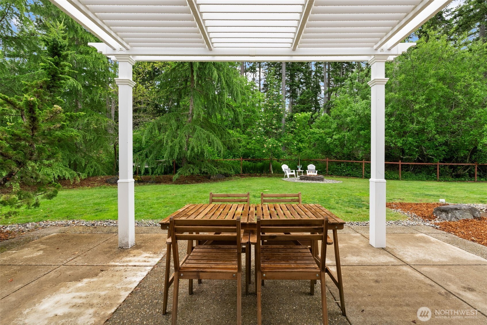 1412 Leschi Place