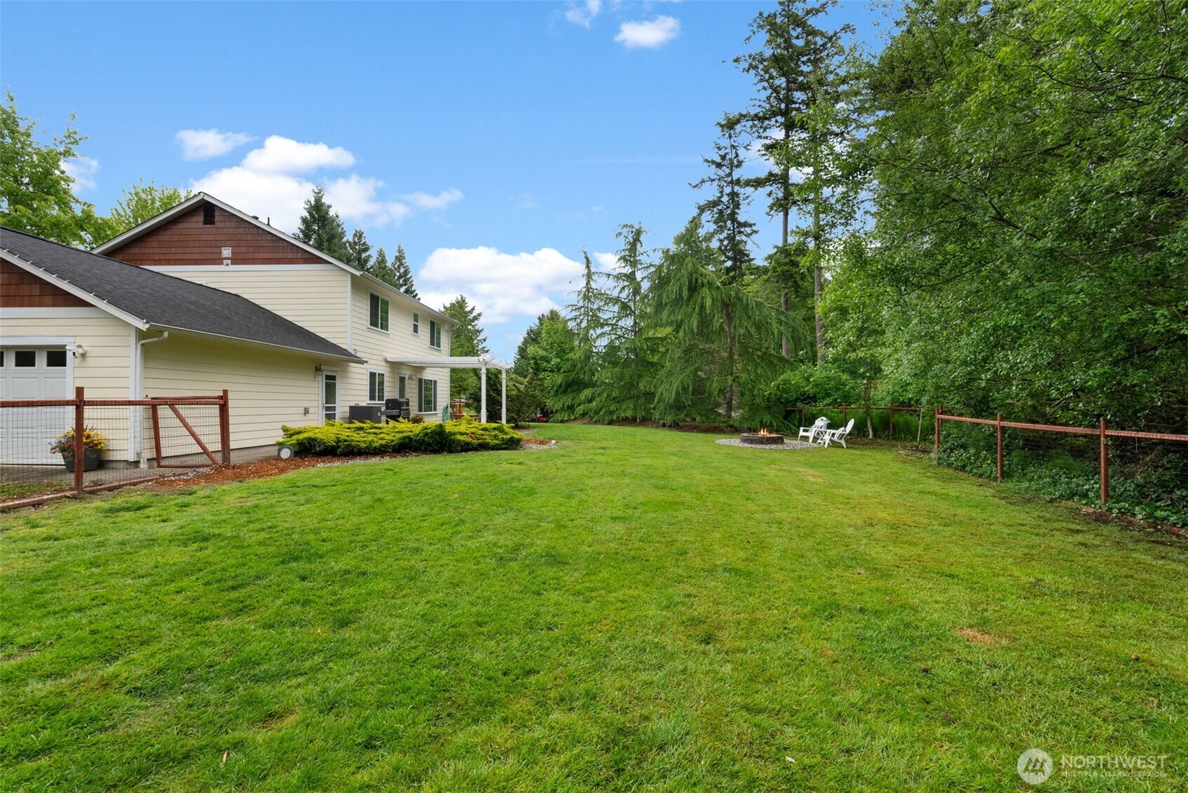 1412 Leschi Place