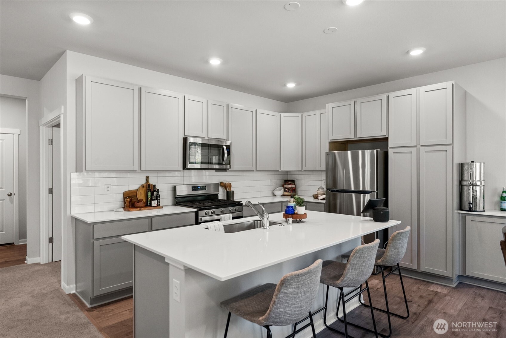 4502 Hibiscus Circle SW