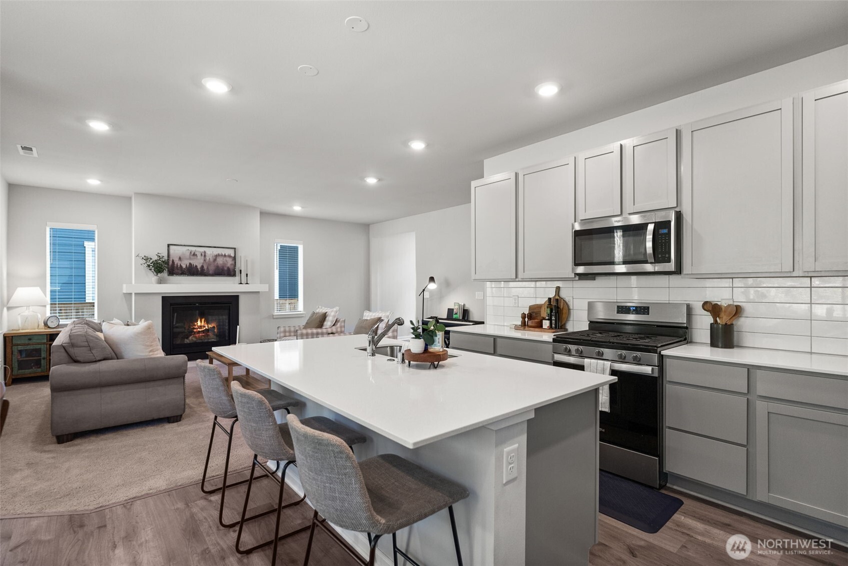 4502 Hibiscus Circle SW