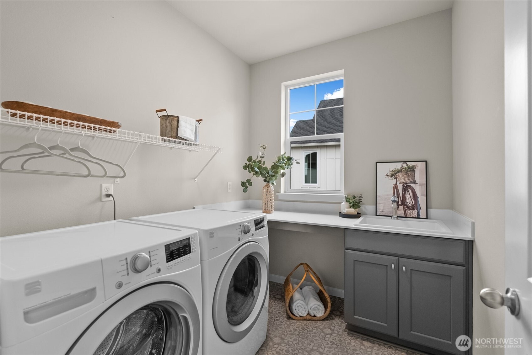 3998 Sawtooth Court