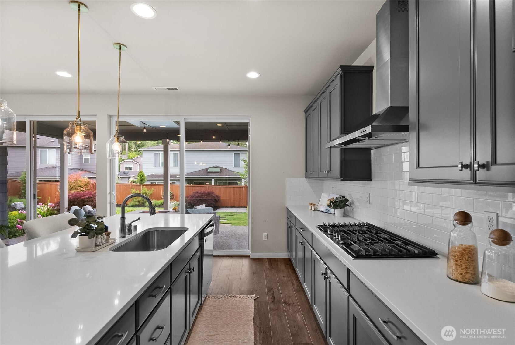 3998 Sawtooth Court