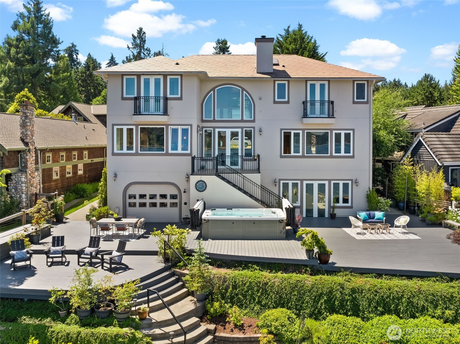 1162 Hyak Place