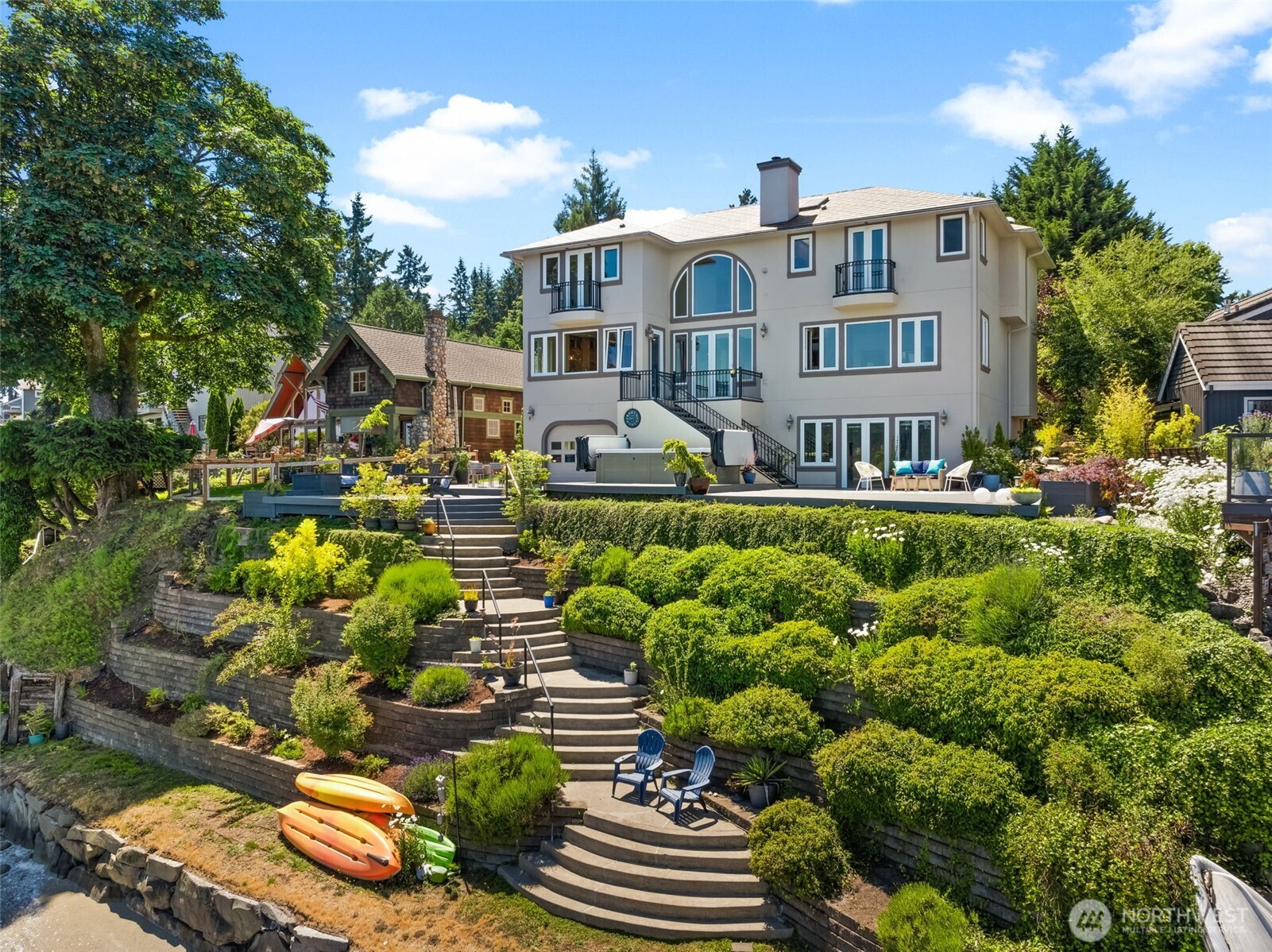 1162 Hyak Place
