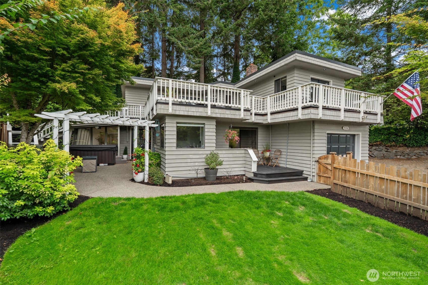 9306 N Harborview Drive