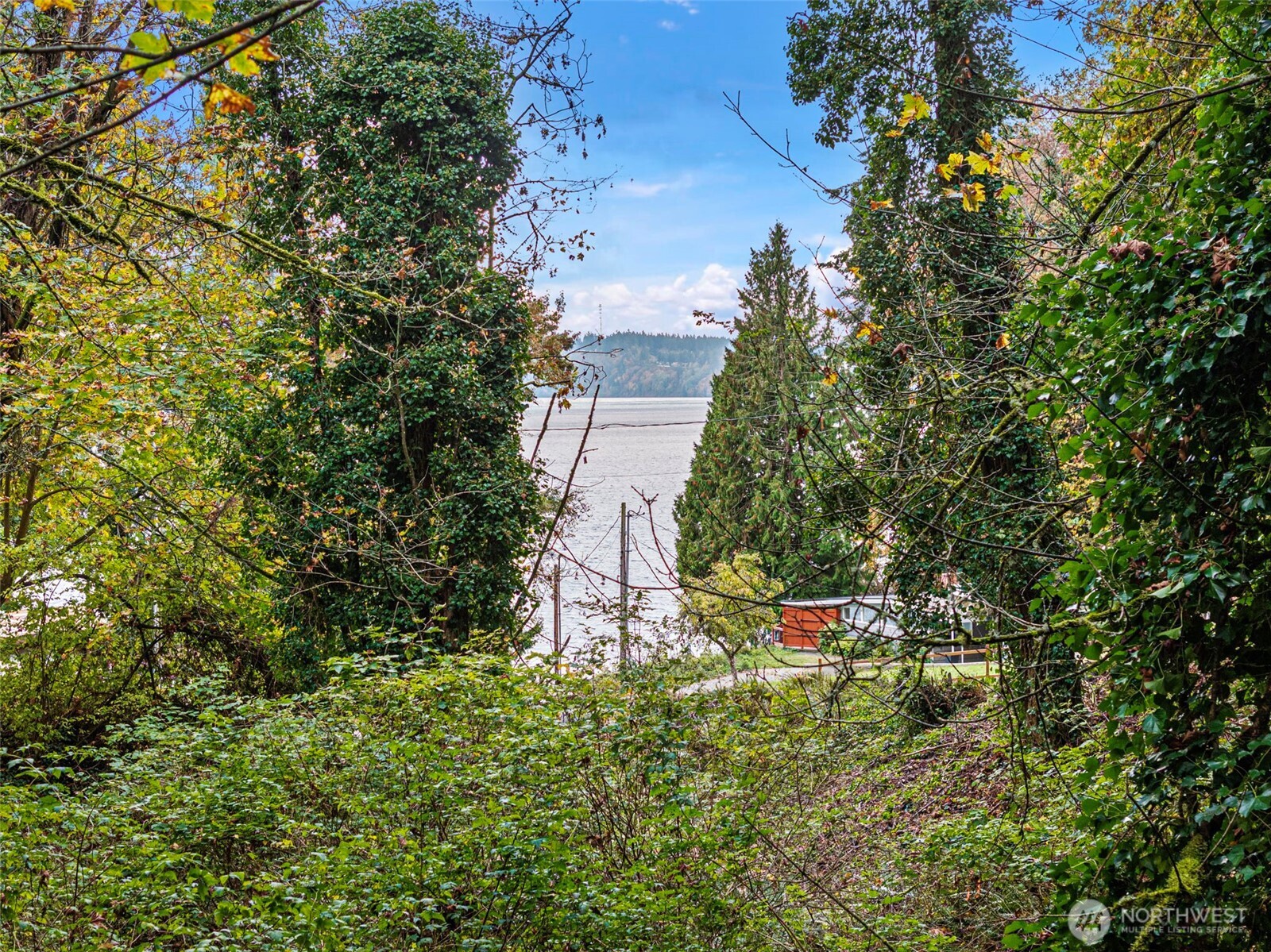 2004 Lybecker Drive NW