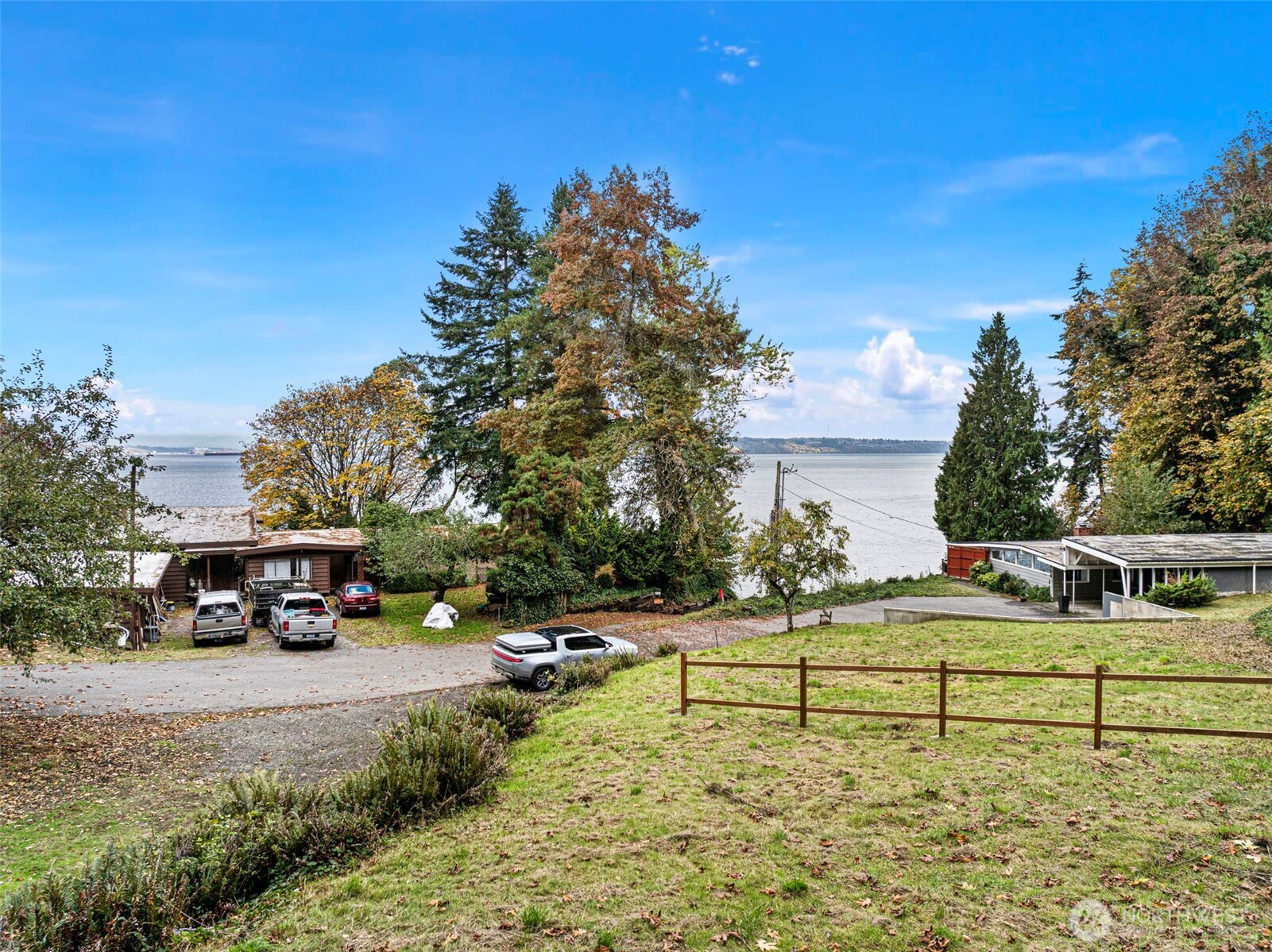 2004 Lybecker Drive NW