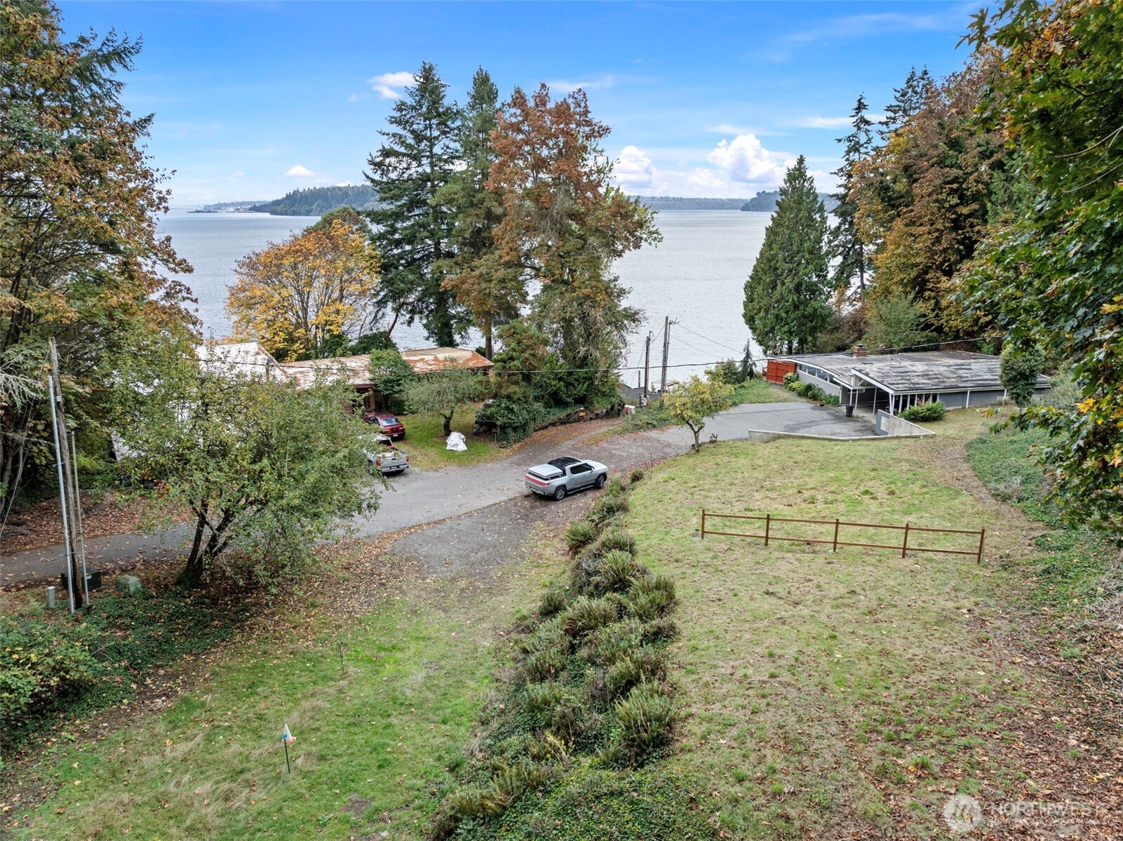2004 Lybecker Drive NW